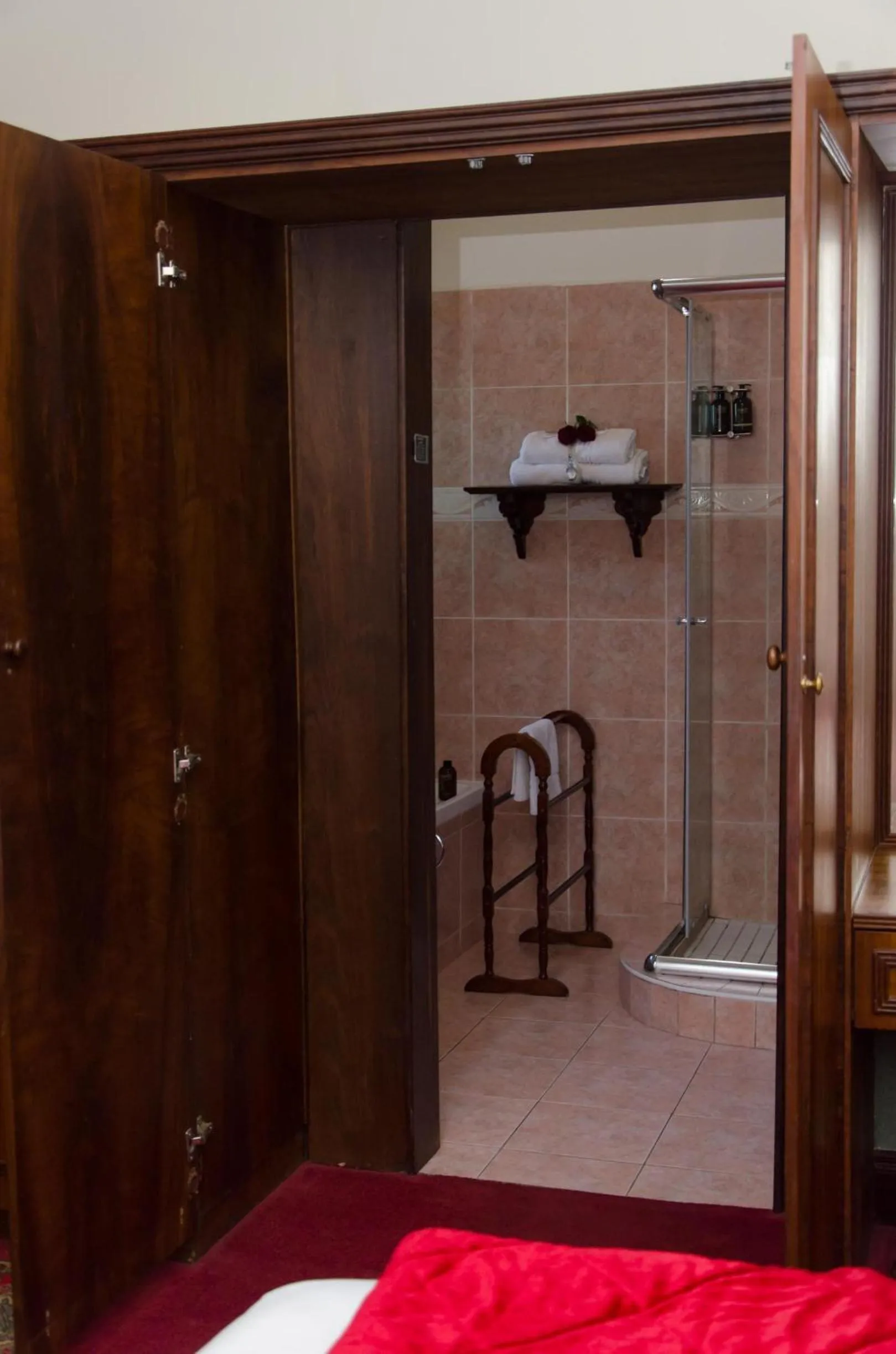 Bathroom, Bed in Brighton Lodge - #Solar Energy #No Loadshedding