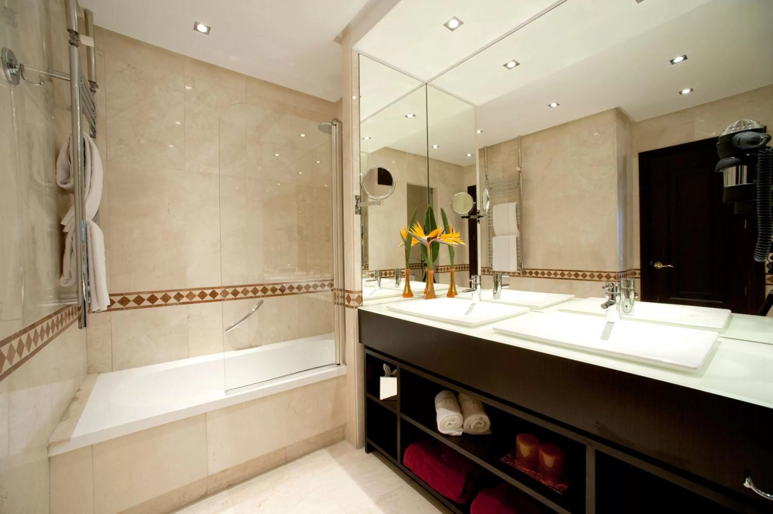 Toilet in GPRO Valparaiso Palace & Spa