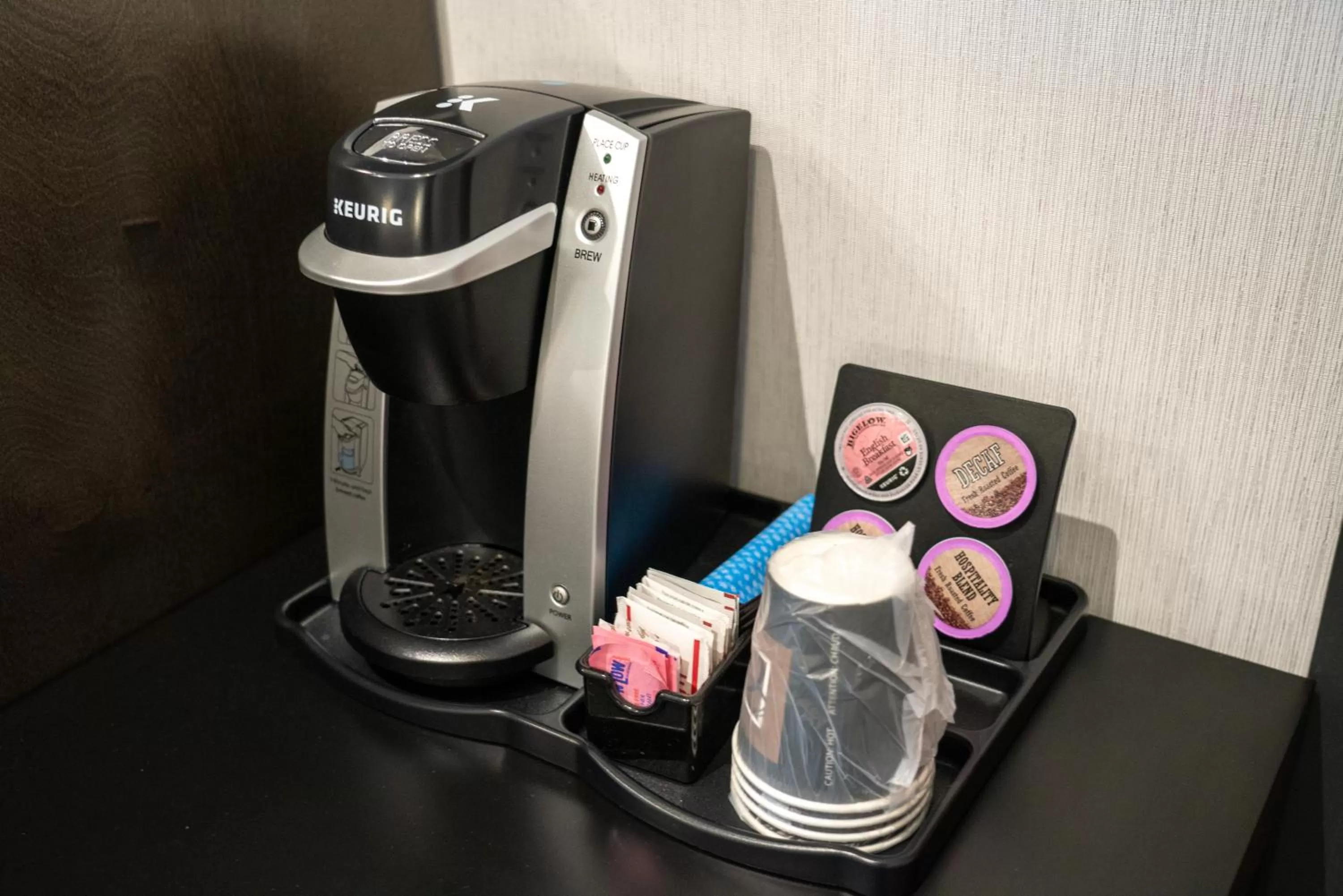 Coffee/tea facilities in Red Carpet Inn
