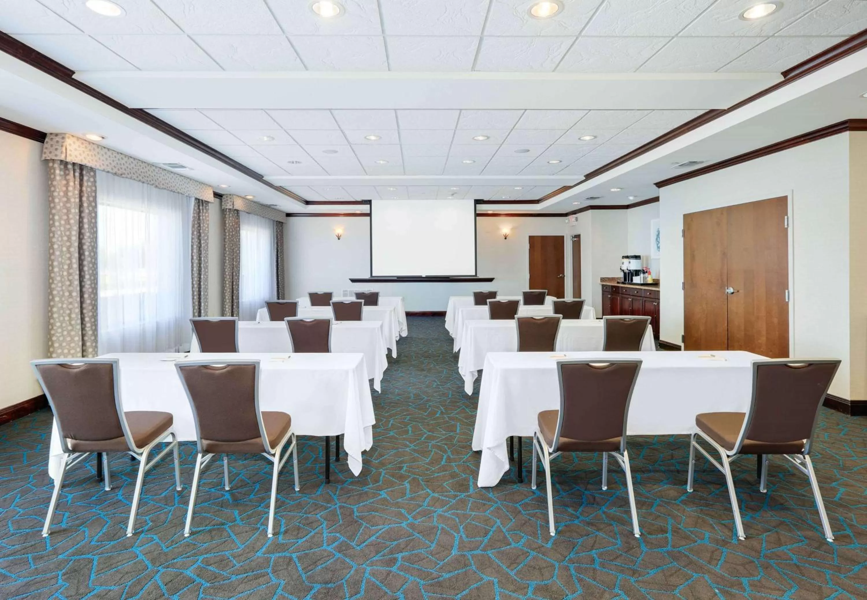 Meeting/conference room in Hampton Inn & Suites Dallas-Arlington-South