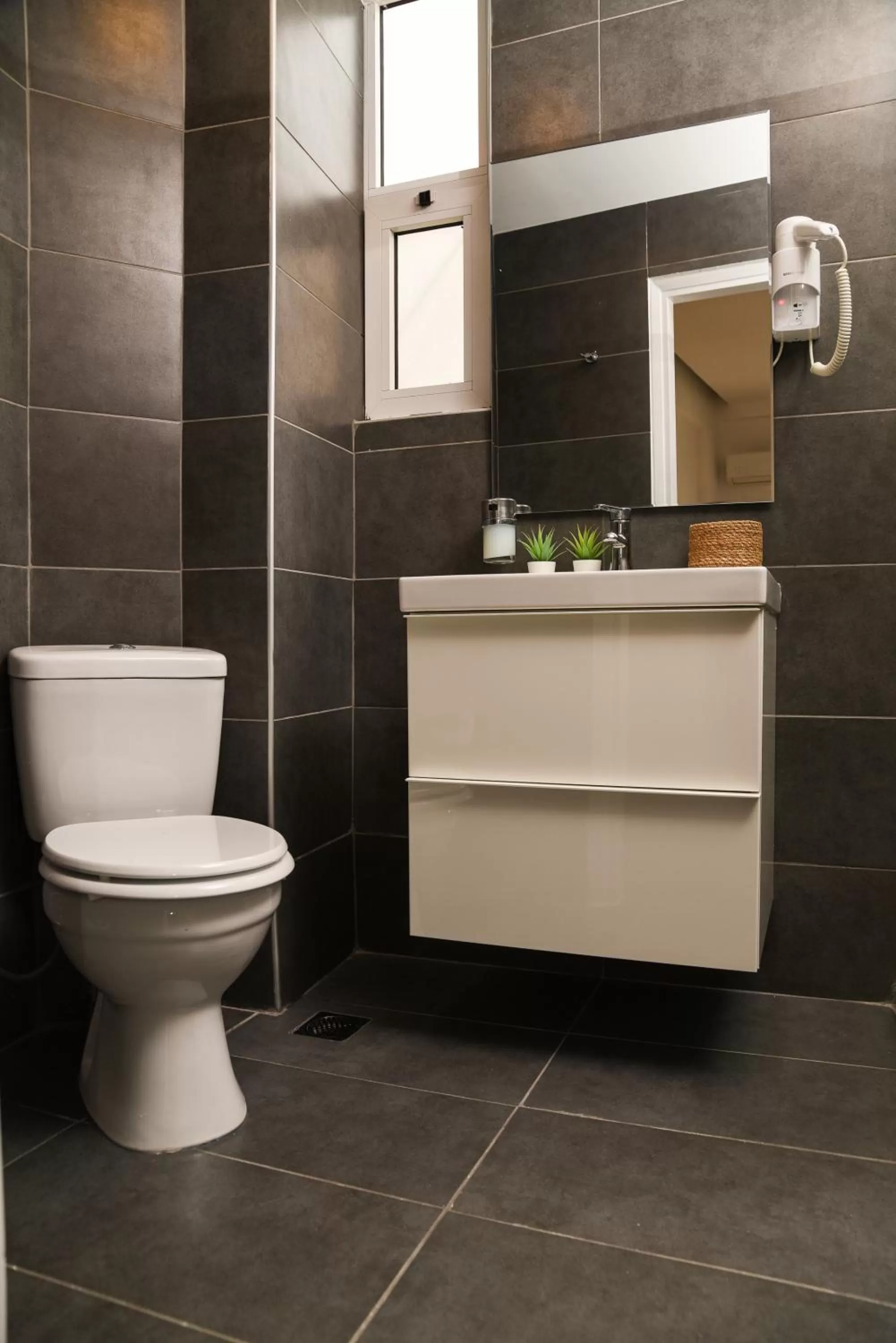 Bathroom in HOTEL_TIER