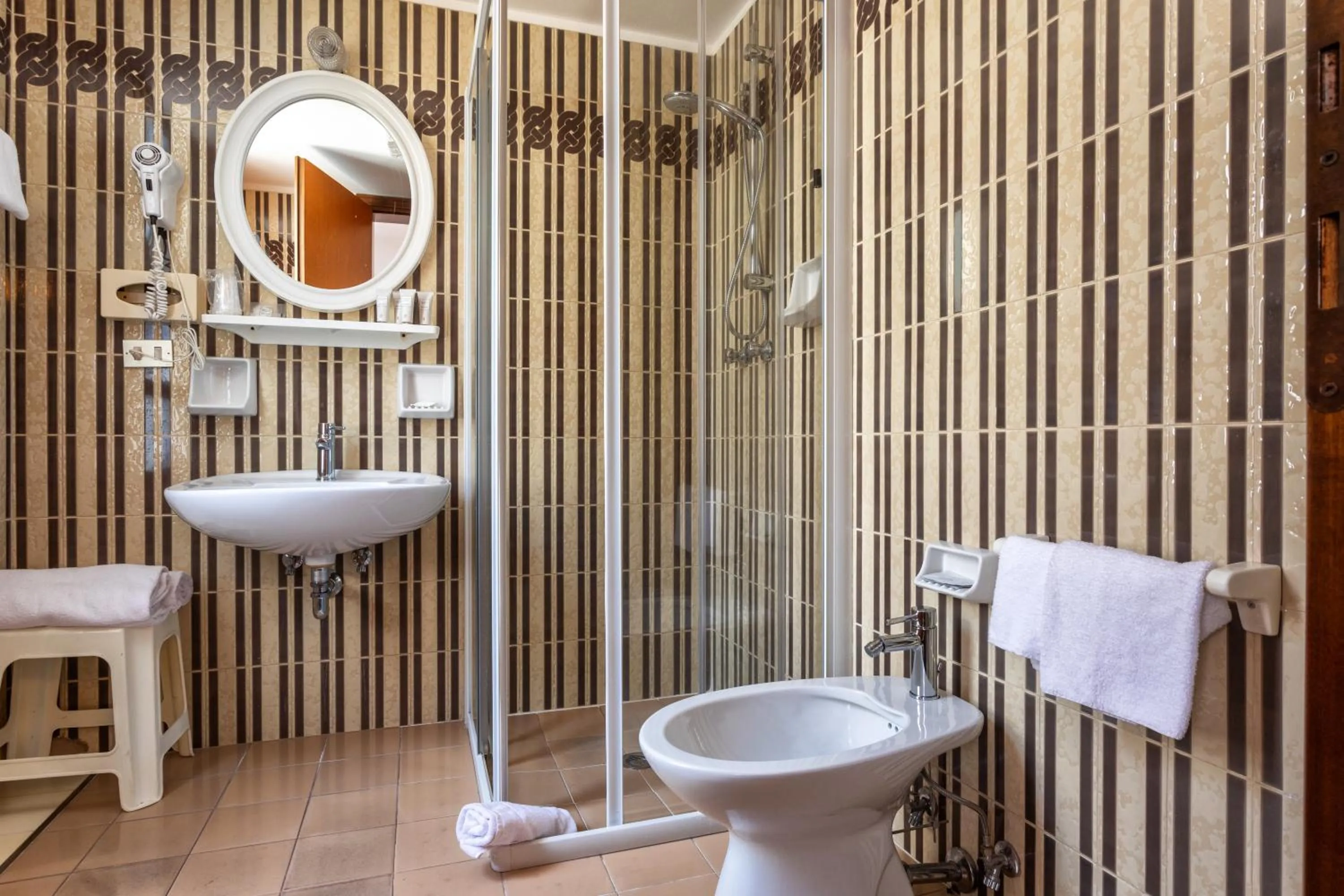 Shower in Hotel Diana