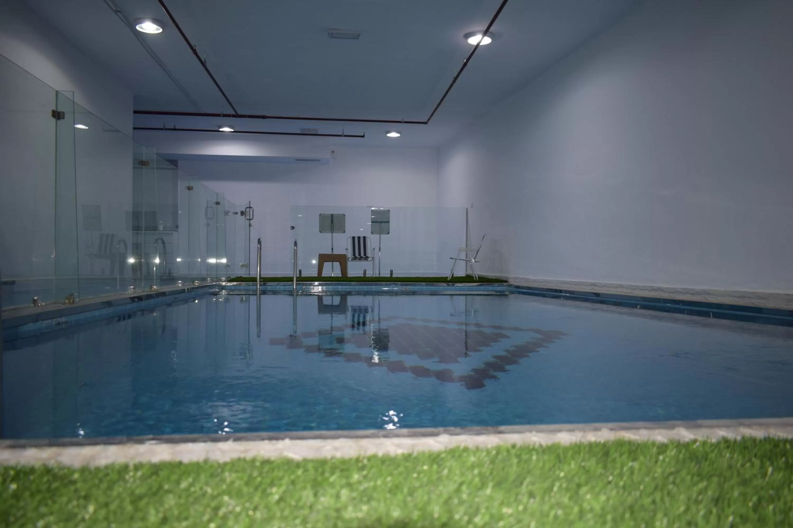 Swimming Pool in Atlantis Suites Hotel