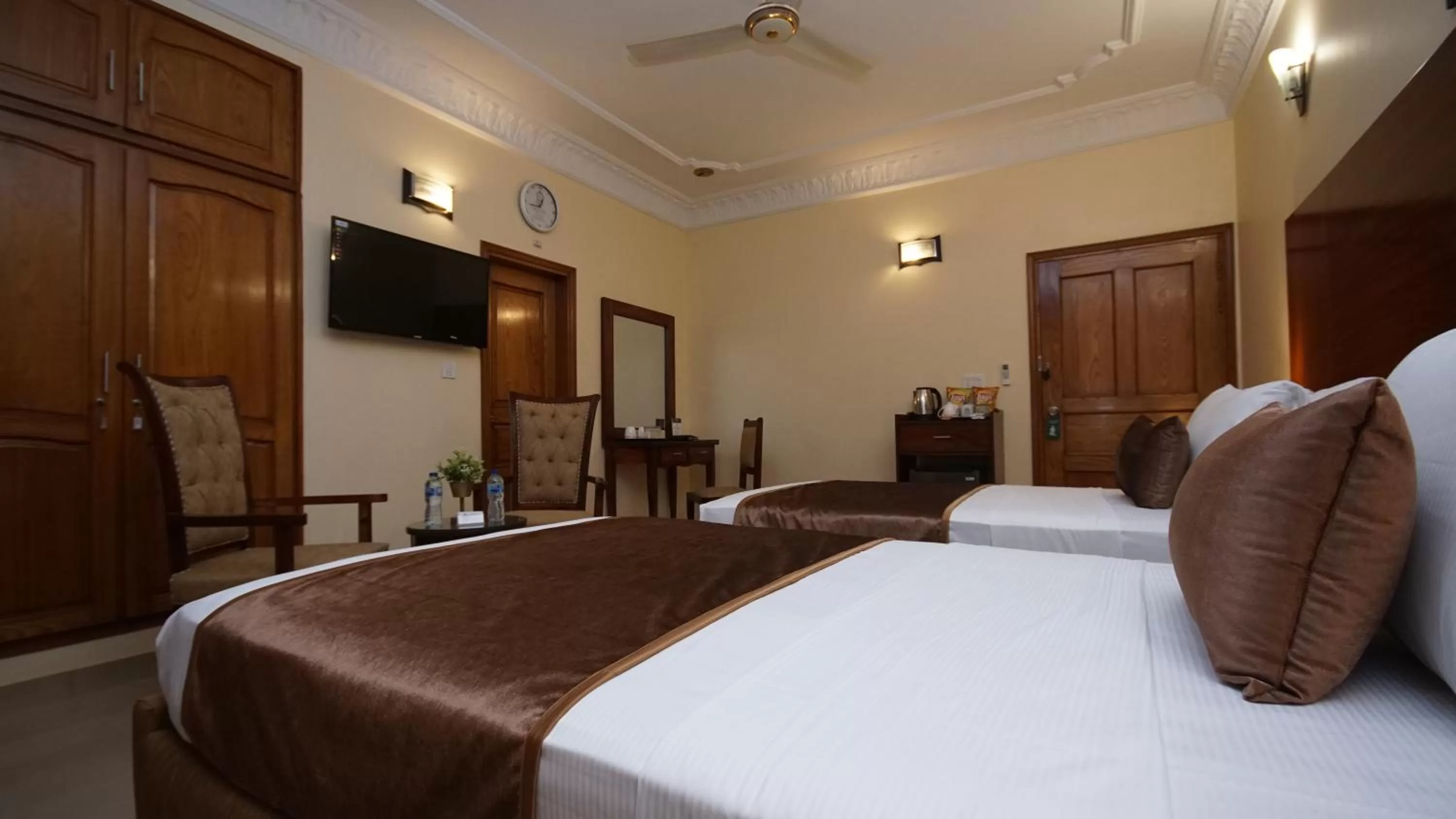 Bed in World Inn Karachi