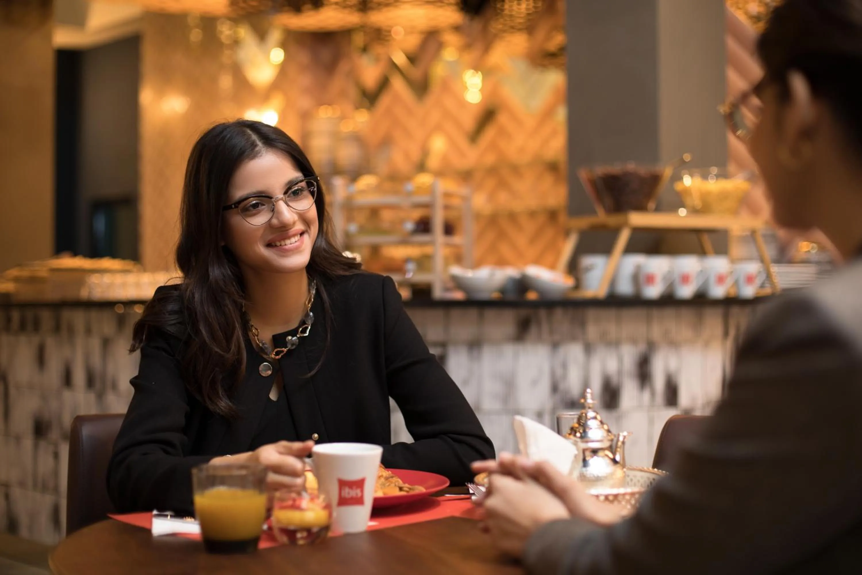 Restaurant/places to eat in Ibis Abdelmoumen Casa Centre