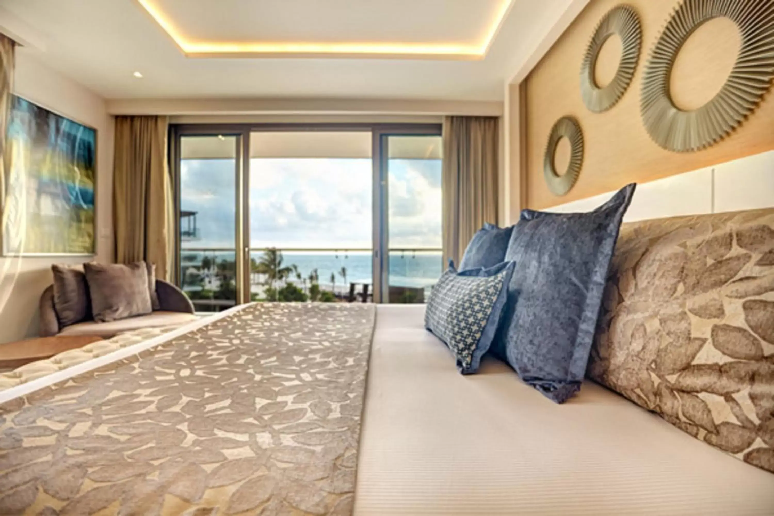Luxury Suite Ocean View With Terrace Jacuzzi Diamond Club in Royalton Riviera Cancun, An Autograph Collection All-Inclusive Resort & Casino Luxury Suite Ocean View With Terrace Jacuzzi Diamond Club in Royalton Riviera Cancun, An Autograph Collection All-Inclusive Resort & Casino