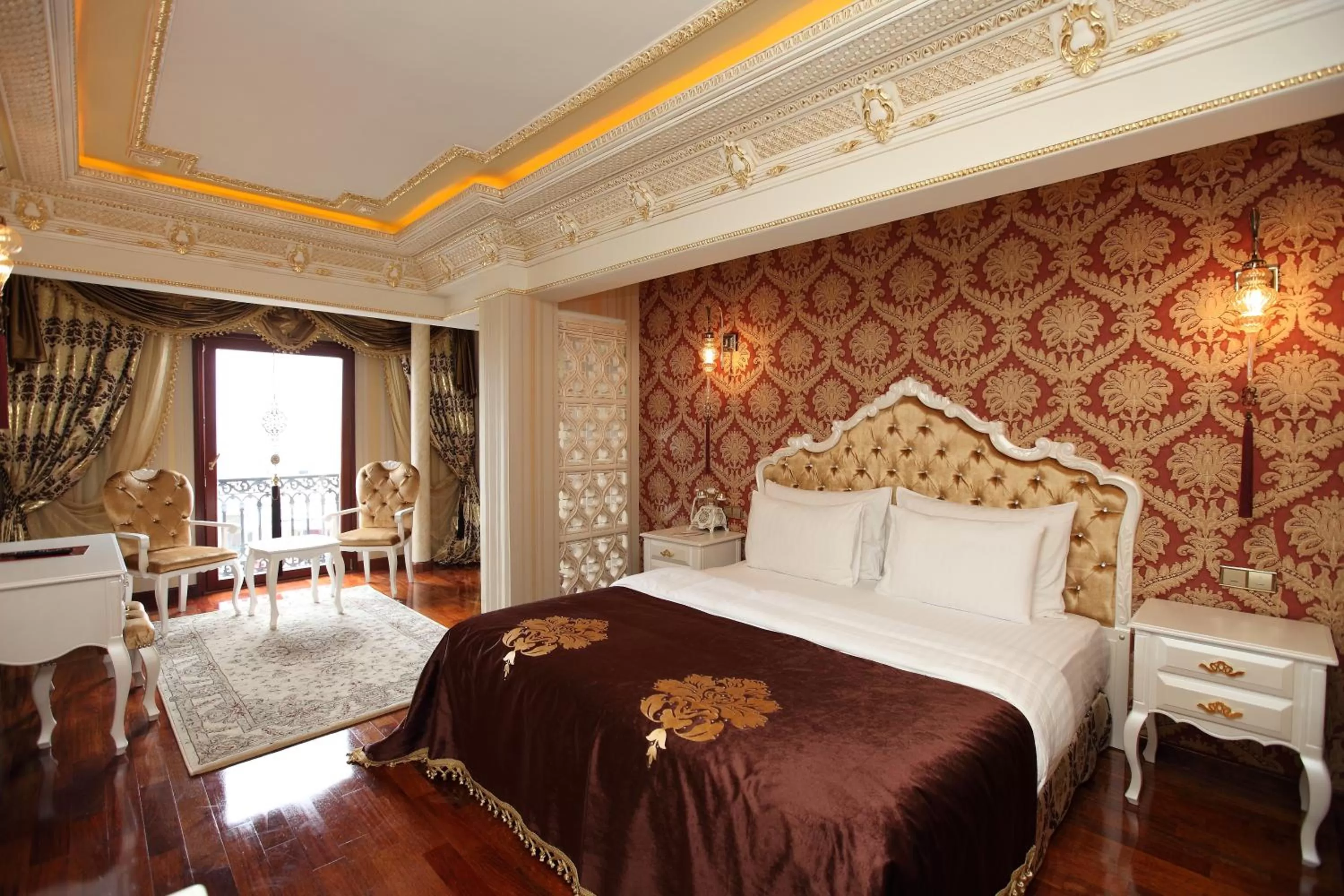 Photo of the whole room, Bed in Deluxe Golden Horn Sultanahmet Hotel