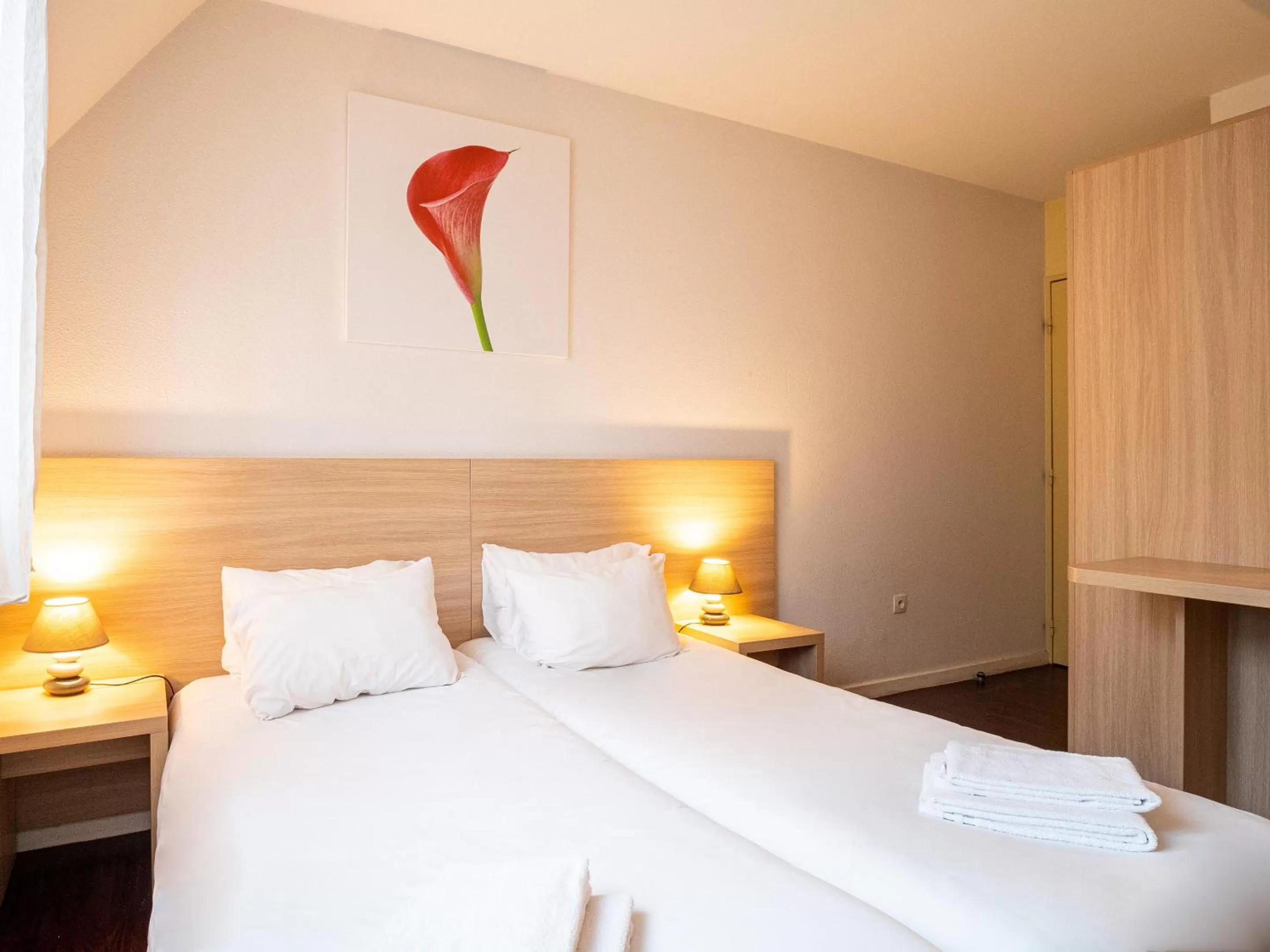 Bed in Residhotel St Etienne Centre