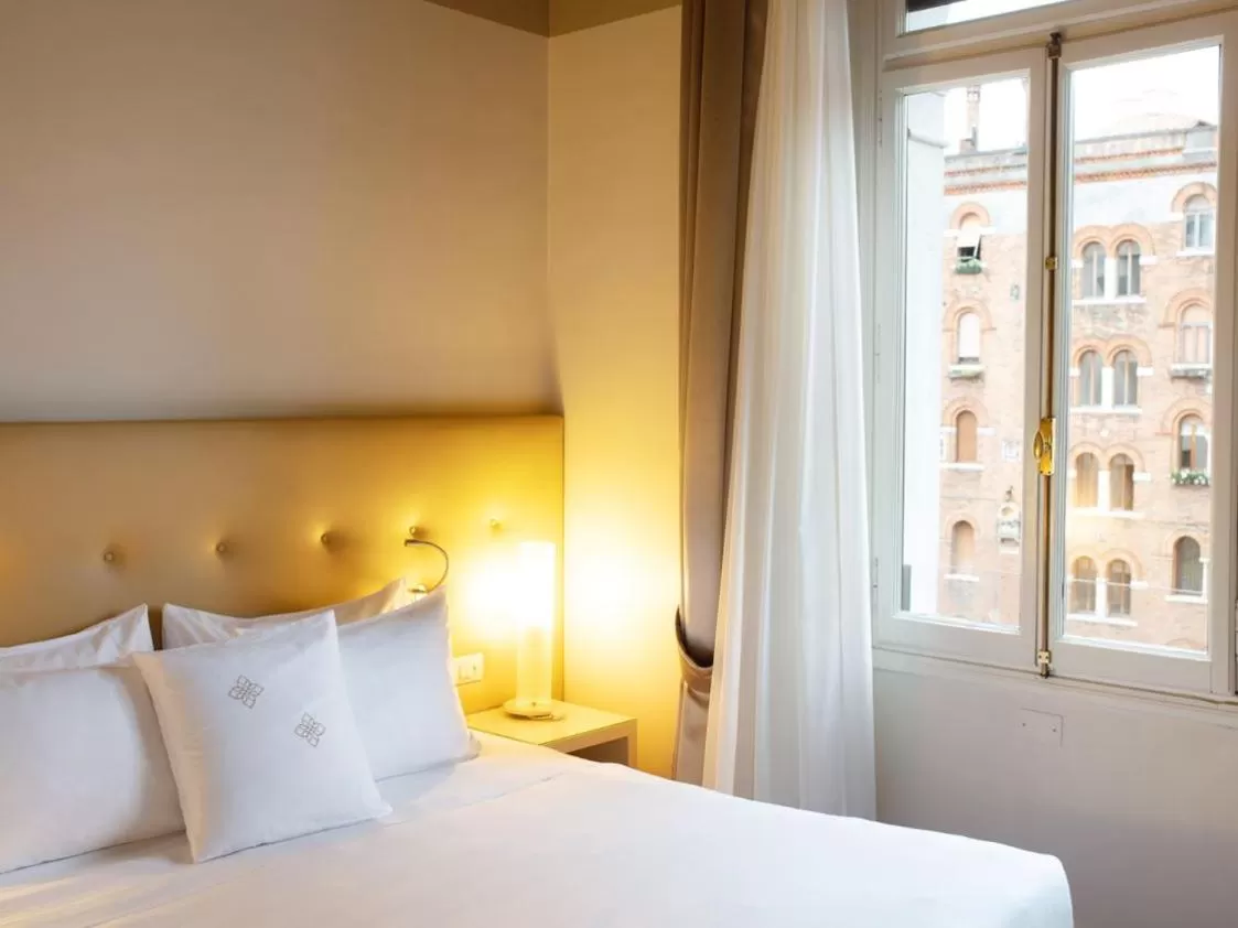 Bed in Palazzo Barocci