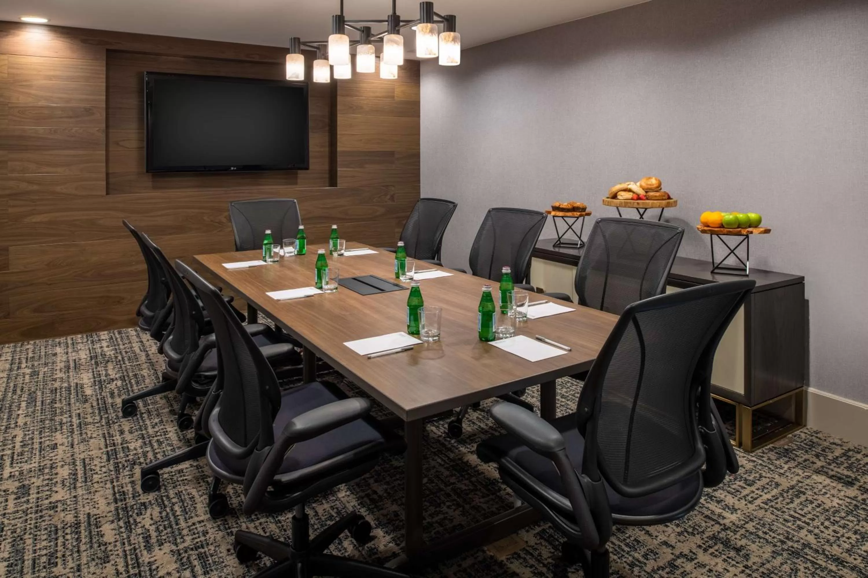 Meeting/conference room in Hilton Garden Inn Portland Lake Oswego