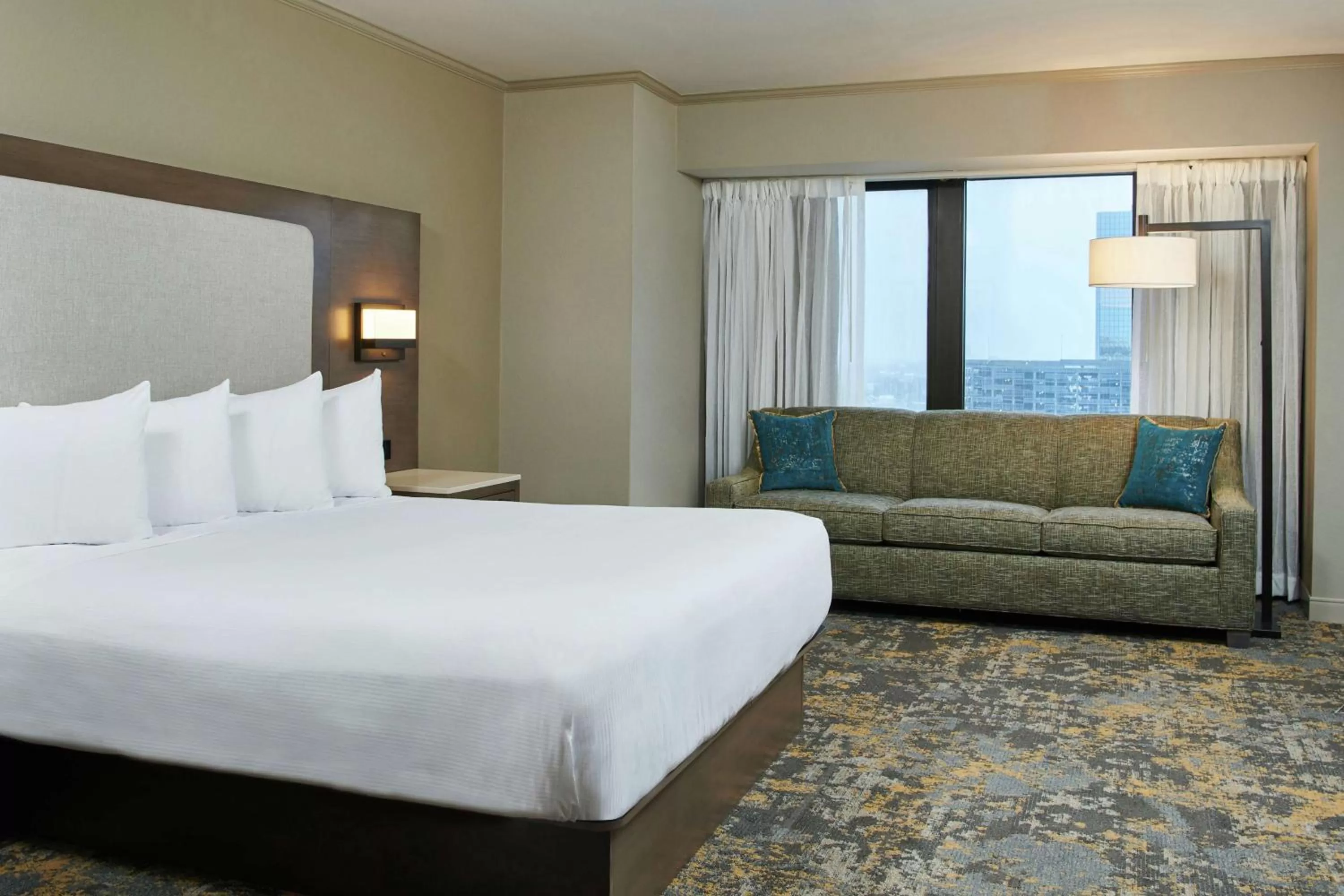 Bed in Hilton Anchorage