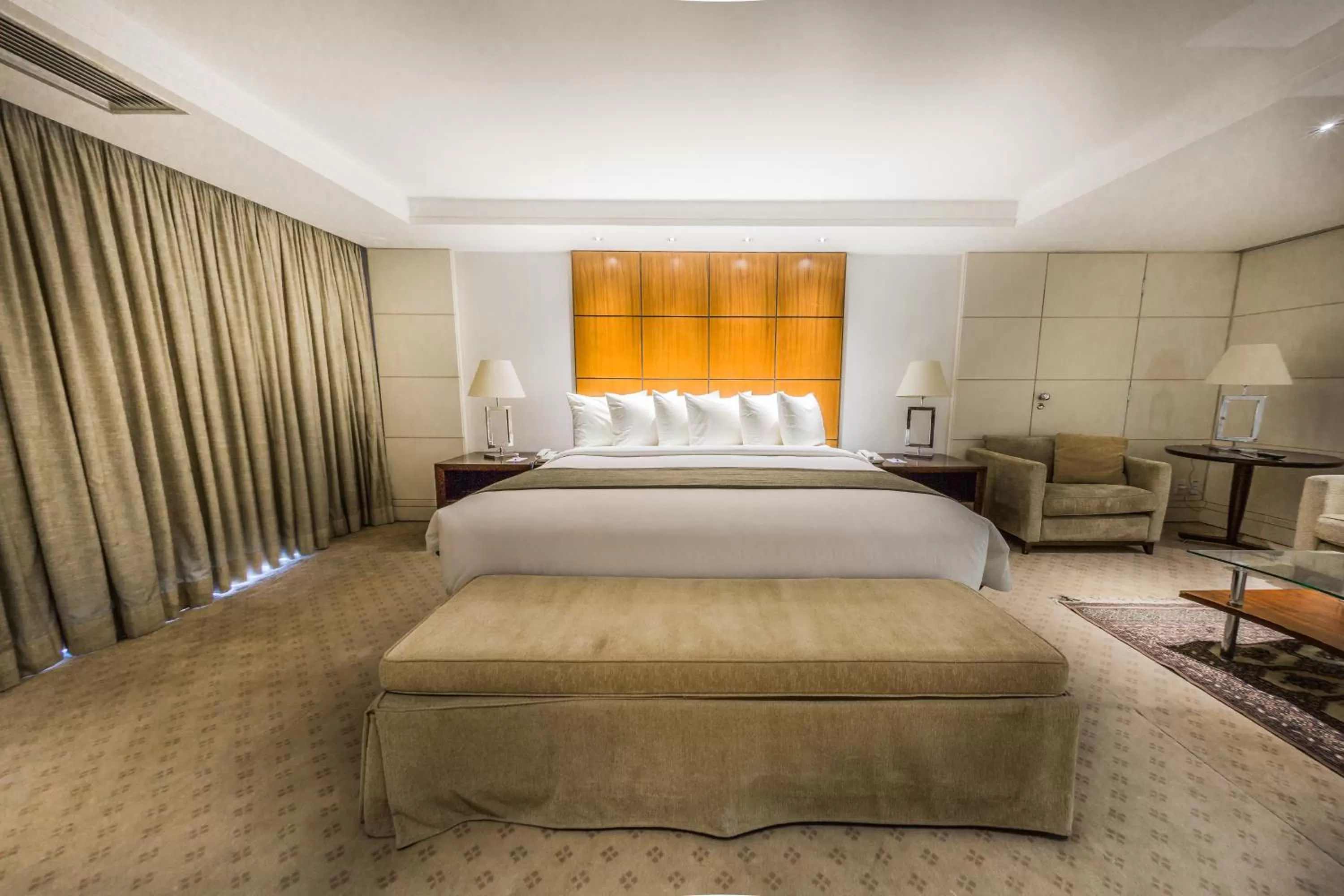 Bed in Grand Bittar Hotel