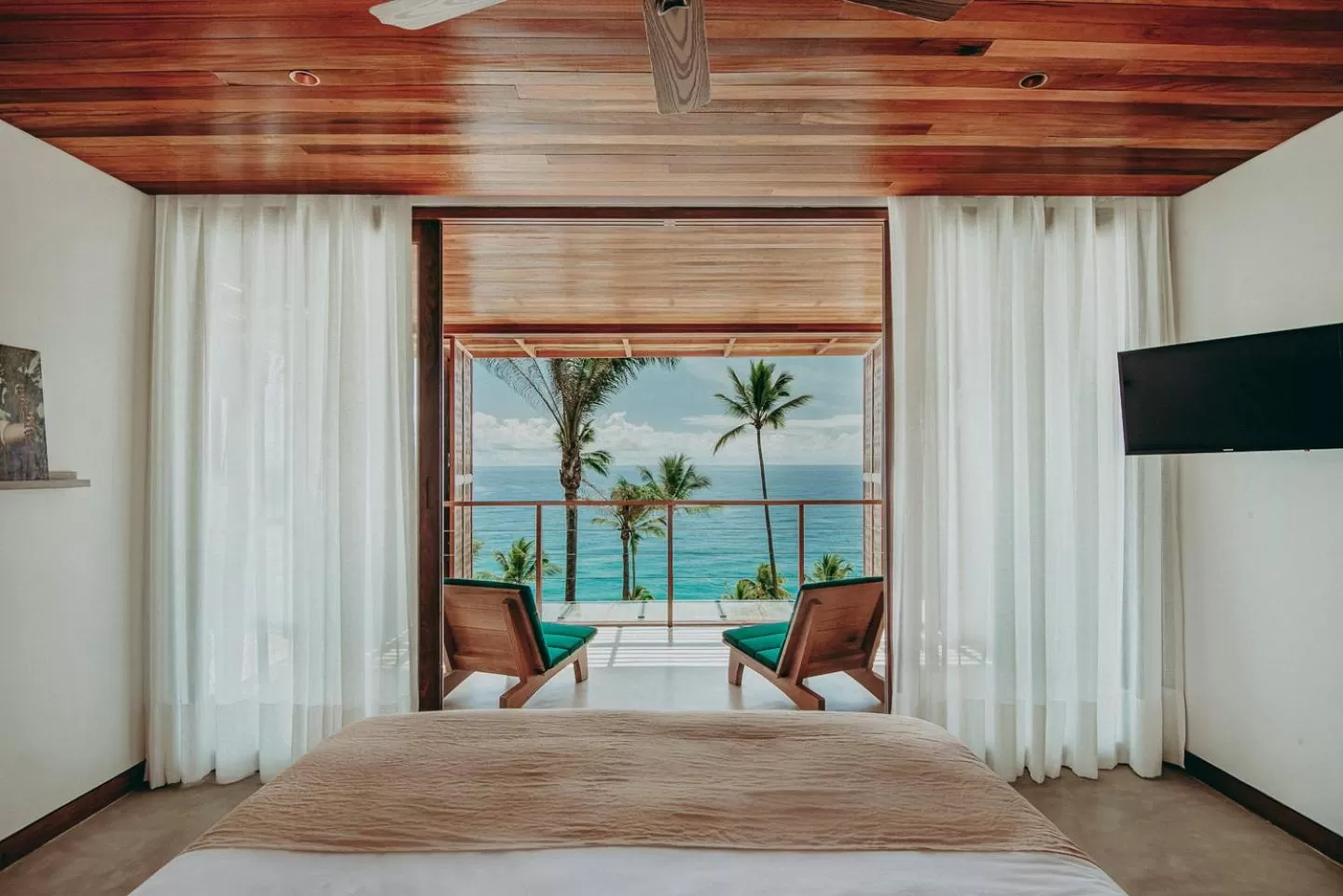 Bed in Barracuda Hotel & Villas