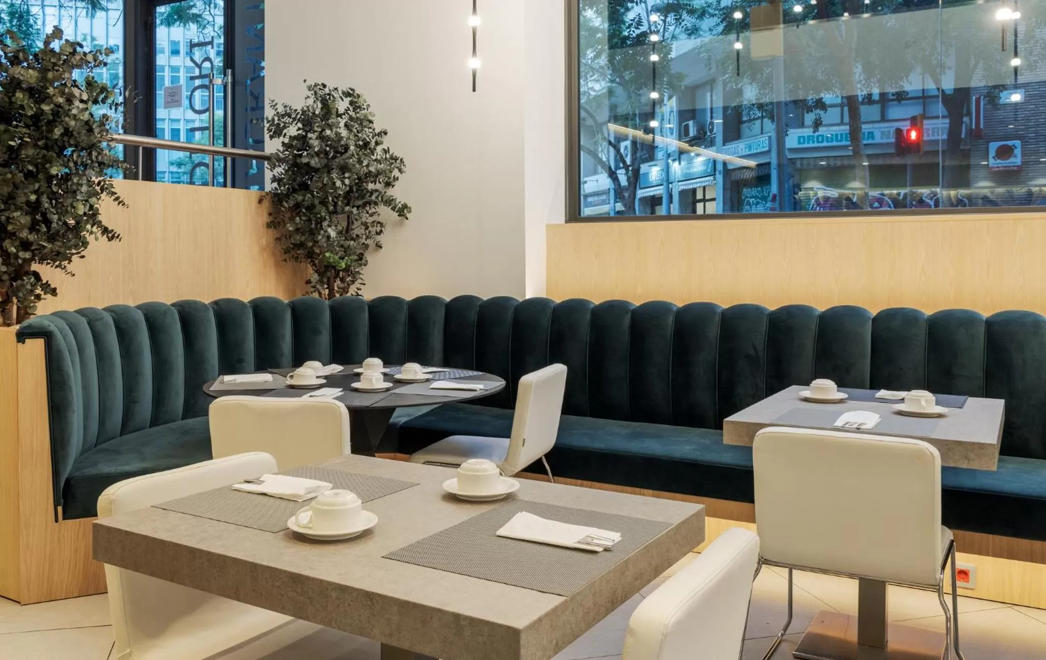 Restaurant/places to eat in Ilunion Auditori