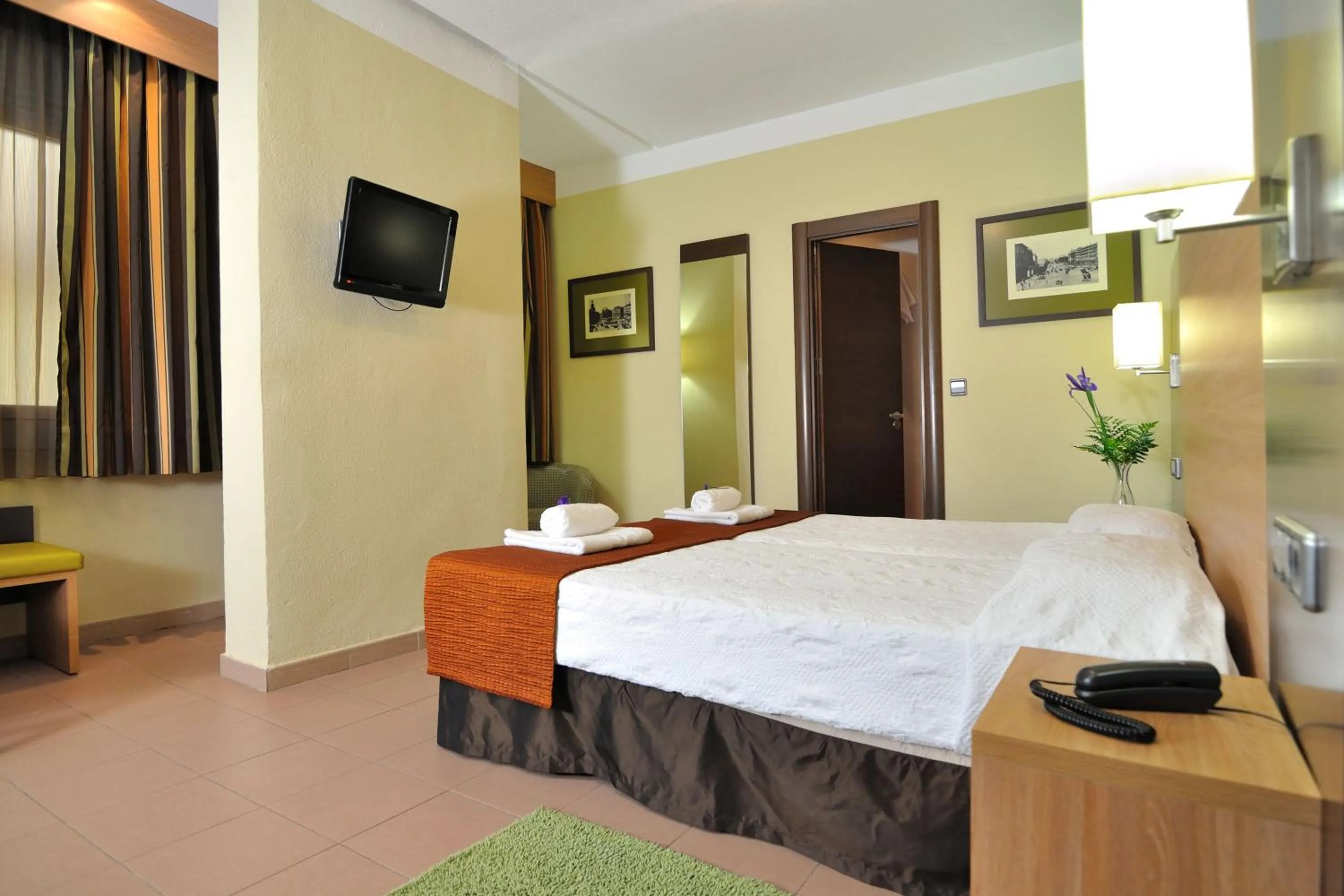 Bed in Hostal Ballesta