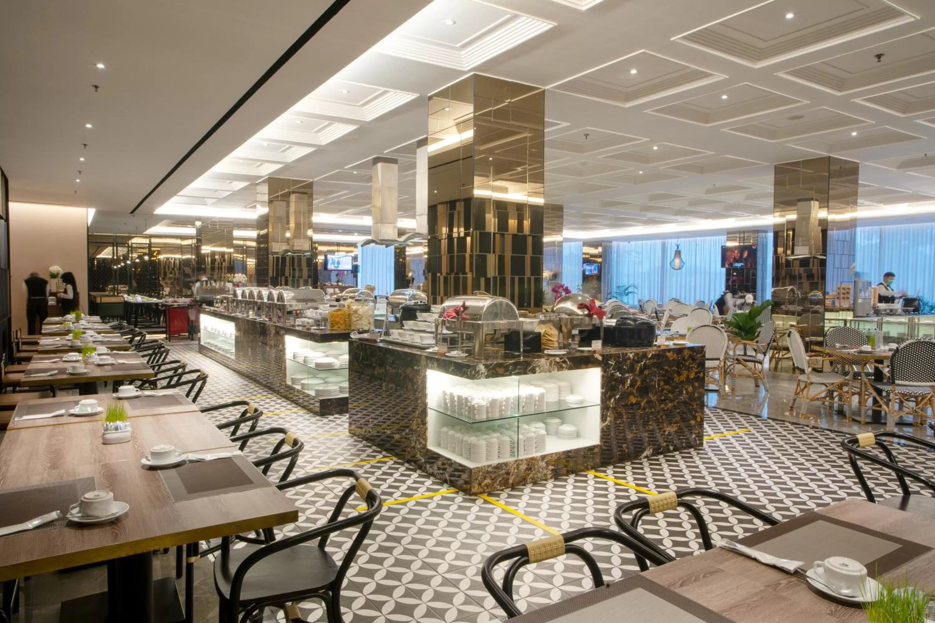 Restaurant/places to eat in The ZHM Premiere Padang