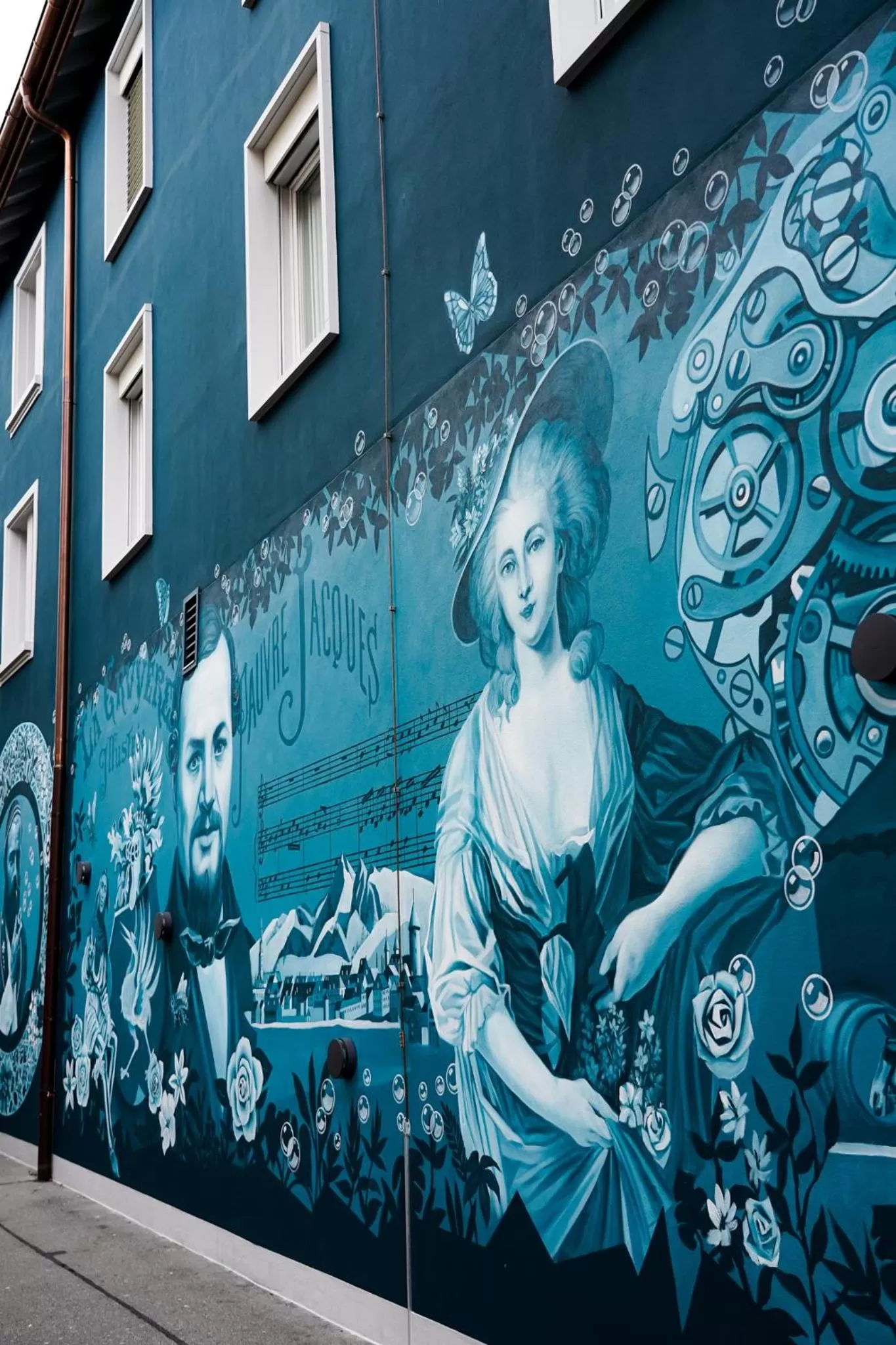 Facade/entrance in Le Tonnelier