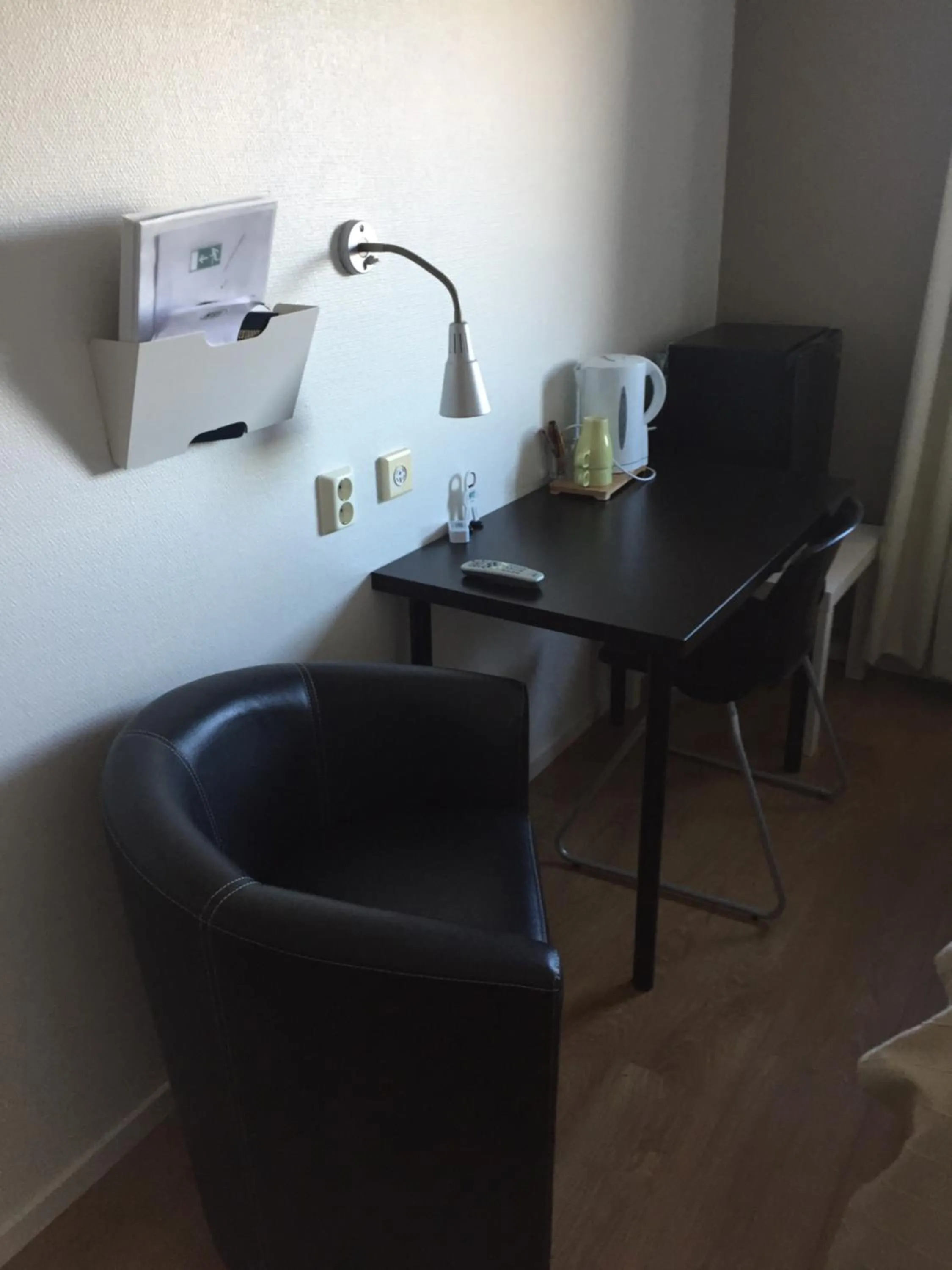 Photo of the whole room in Hotel E-10 by First