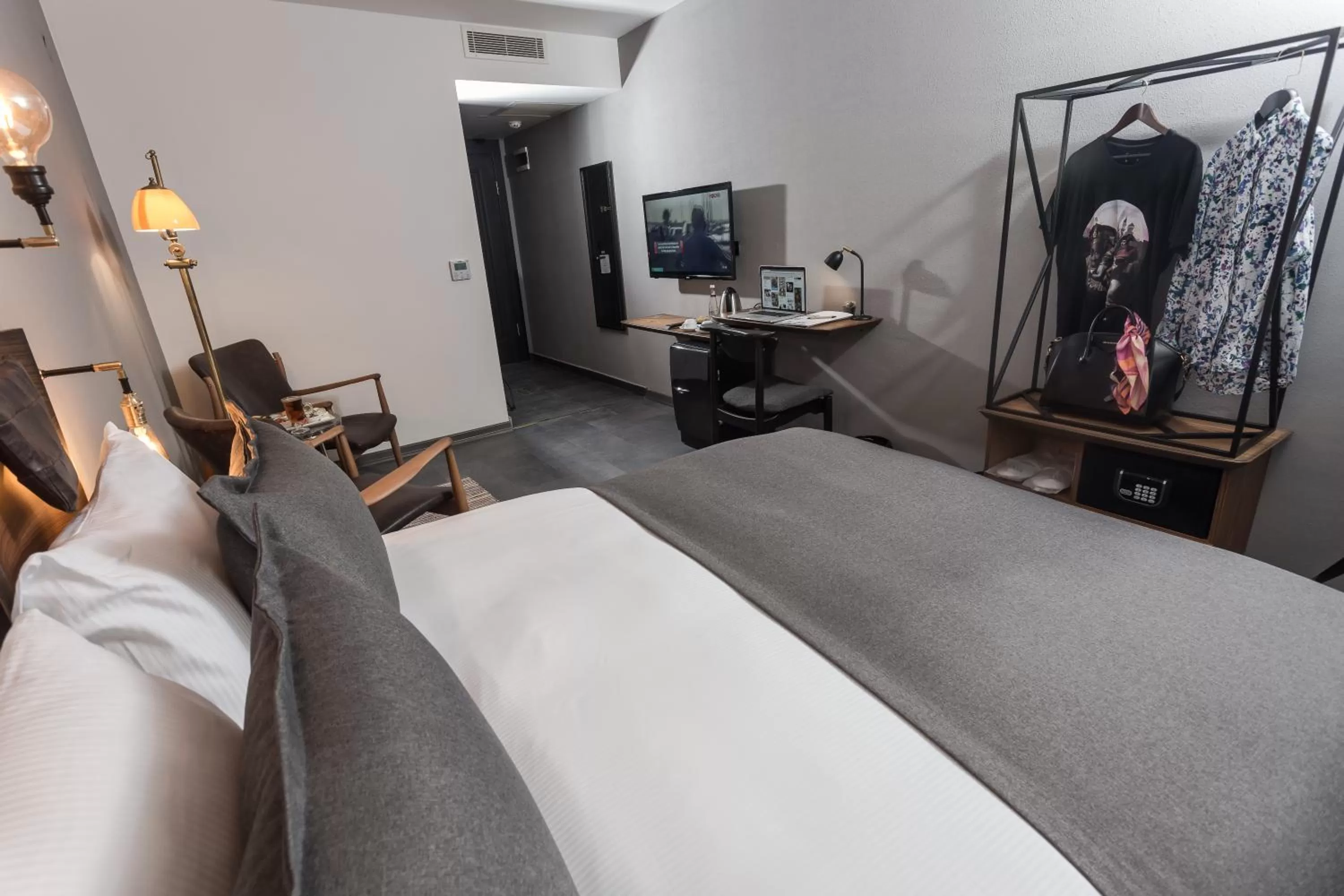 Photo of the whole room in Hotel Cinnah