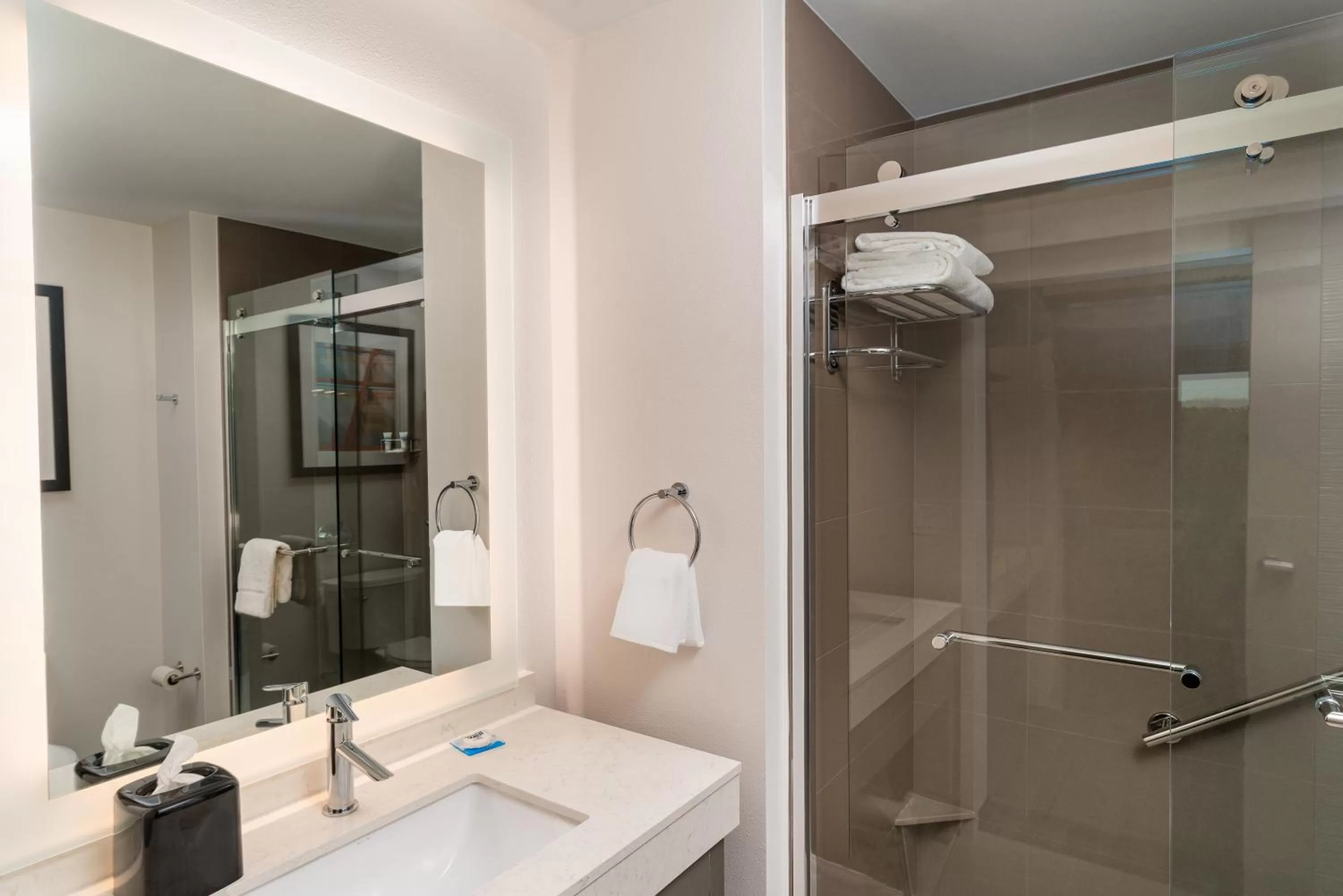 Bathroom in Hyatt House Nashville Airport