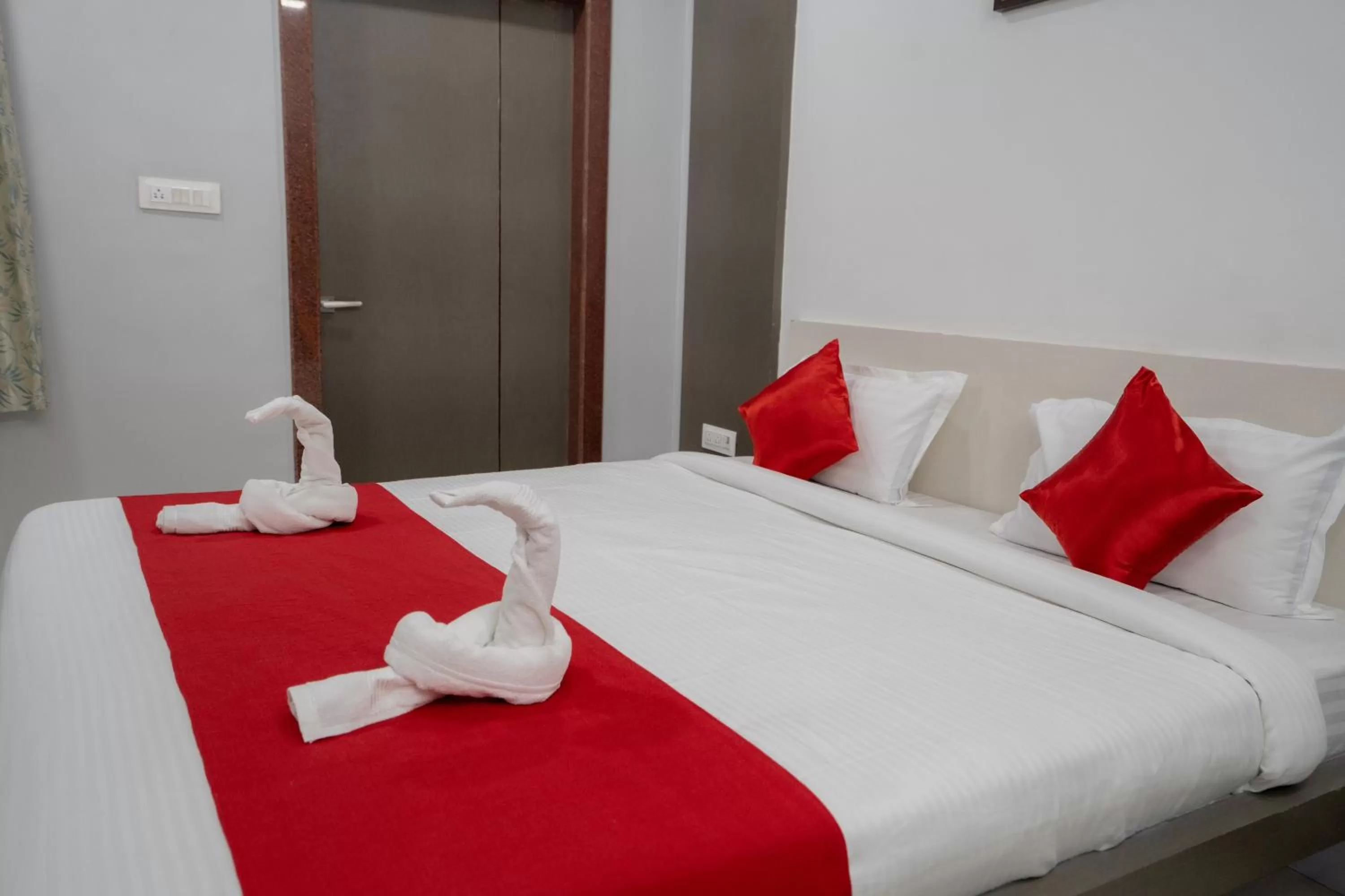 Bed in Hotel Silver Cloud