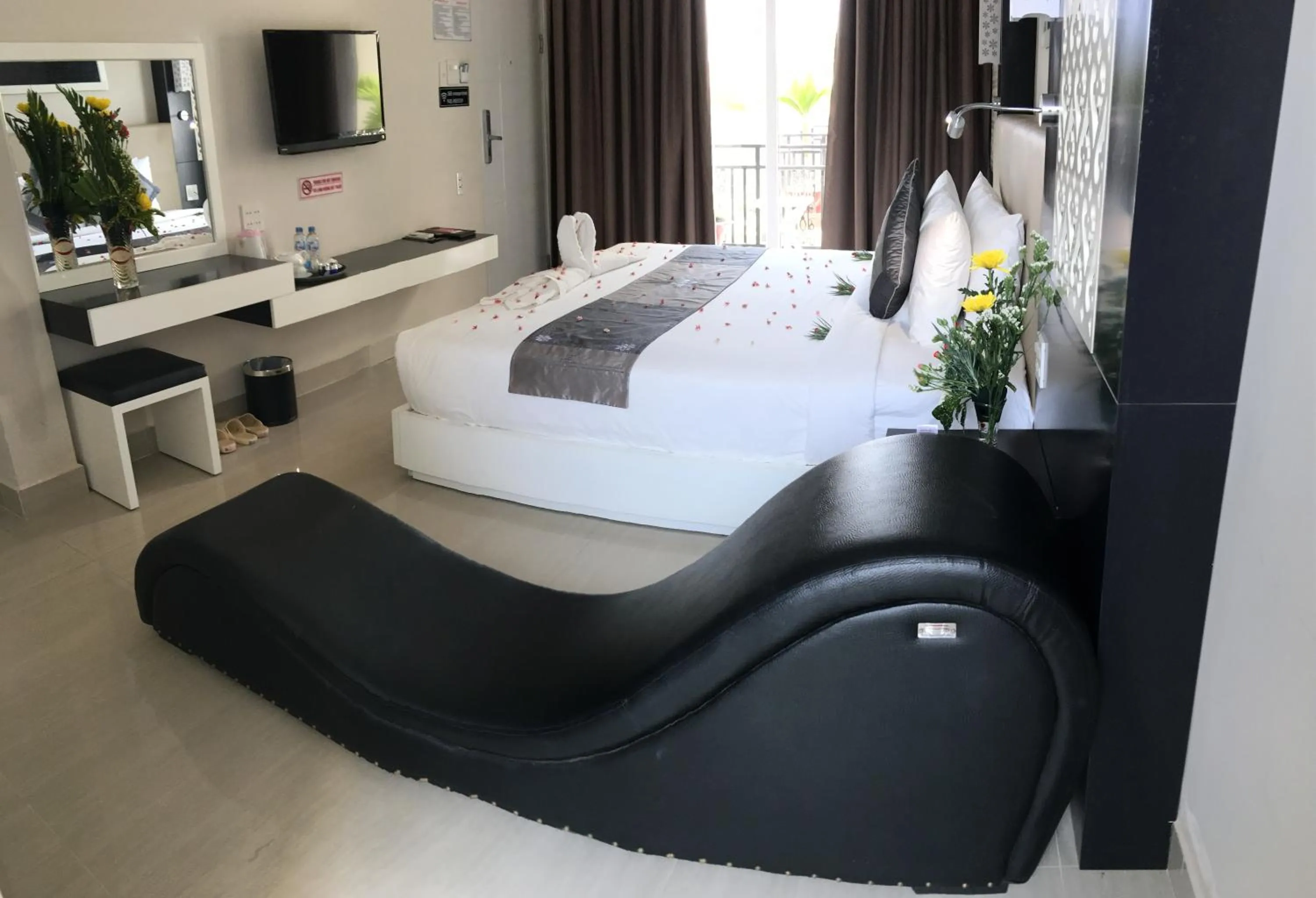 Breakfast, Bed in Muine Sports Hotel