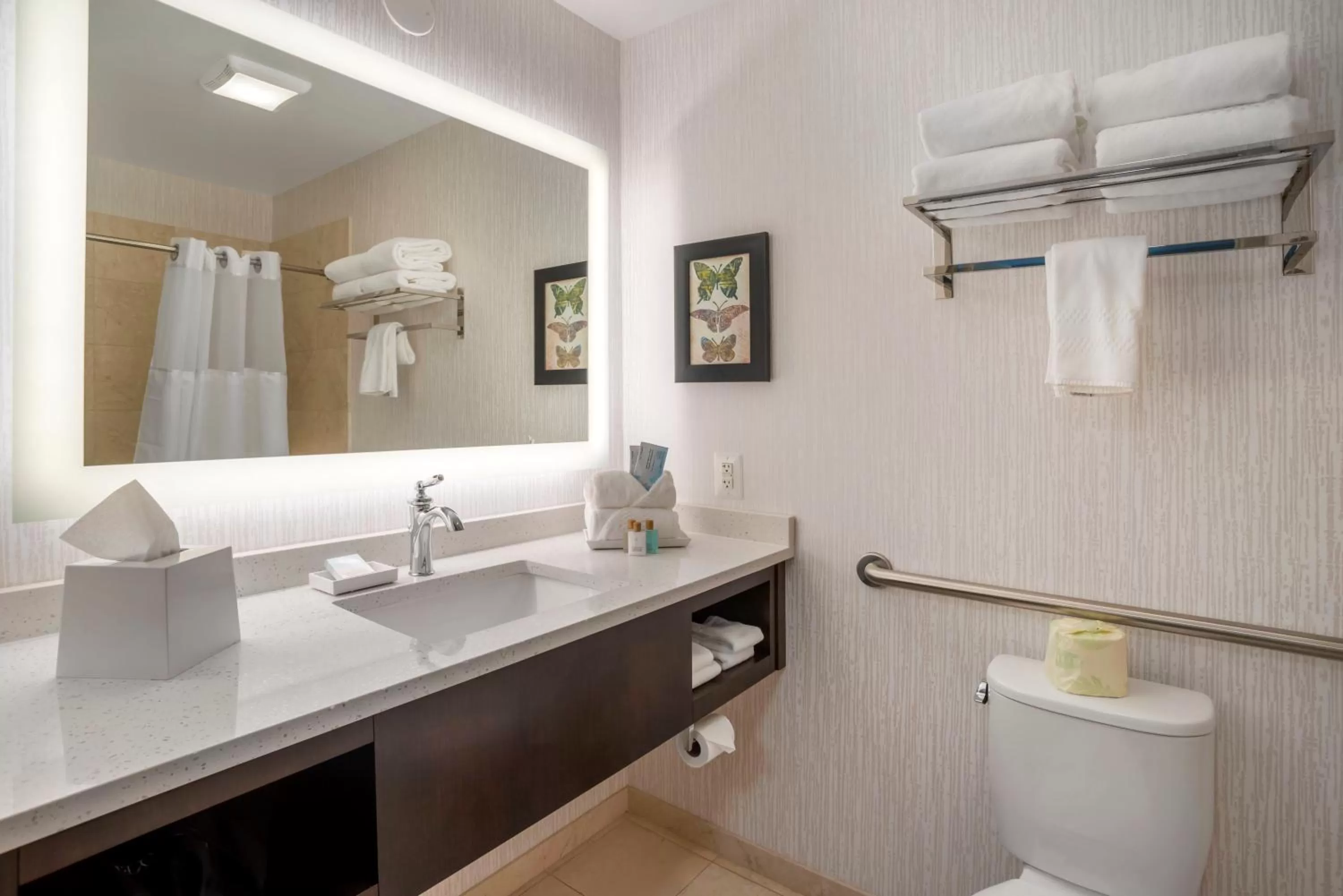 Bathroom in The Inn at Leonardtown, an Ascend Collection Hotel