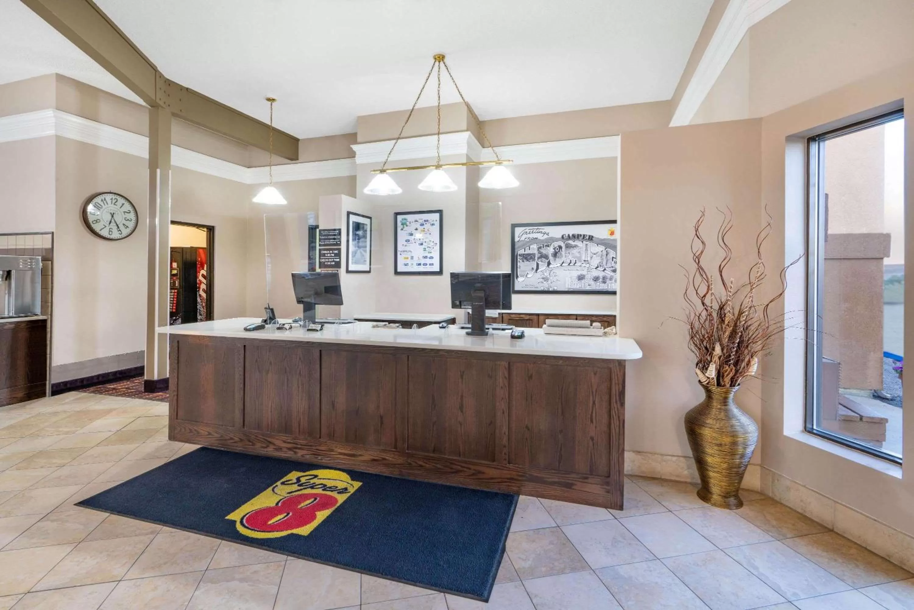 Lobby or reception in Super 8 by Wyndham Casper West by the River