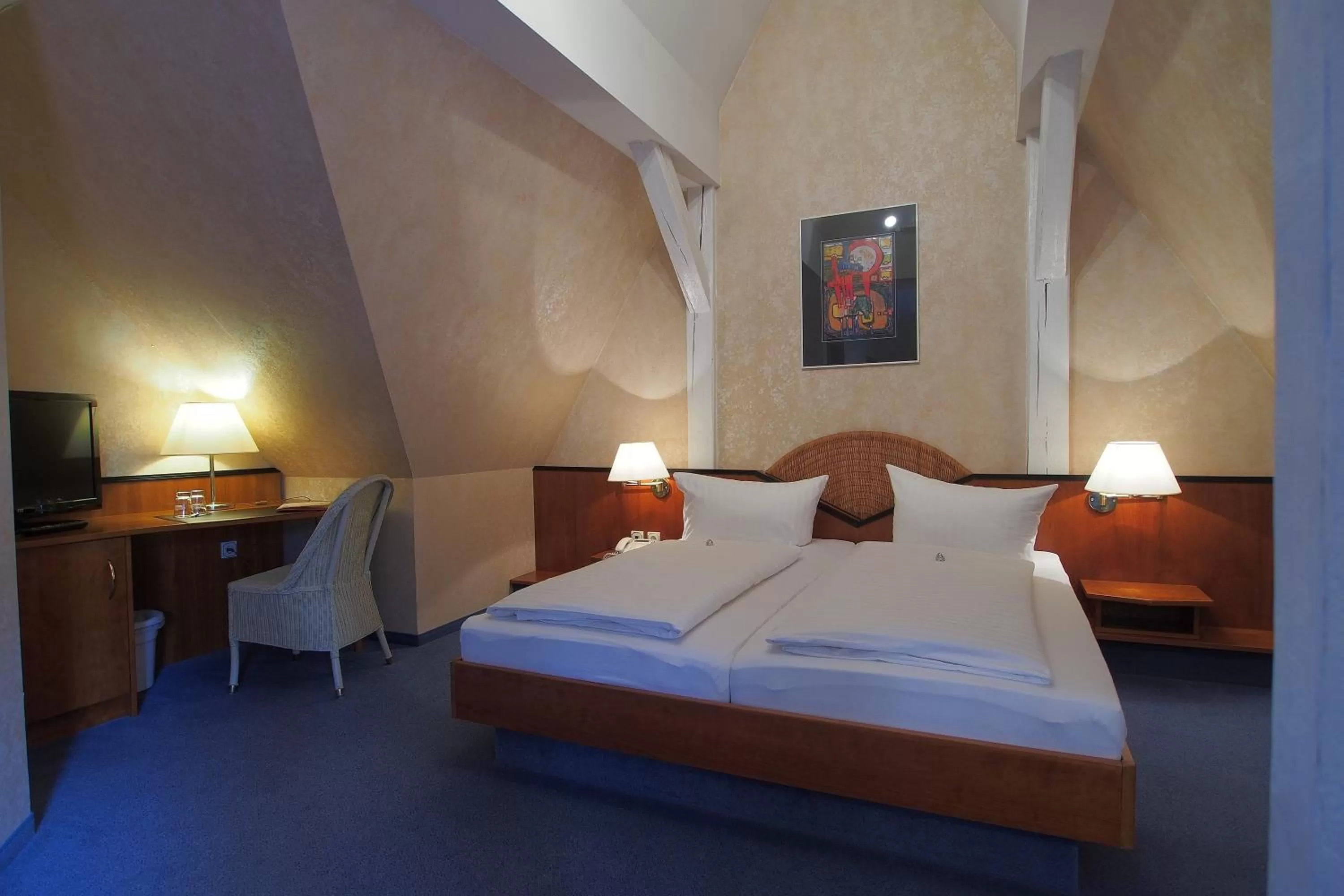 Photo of the whole room, Bed in Hotel Schlossvilla Derenburg