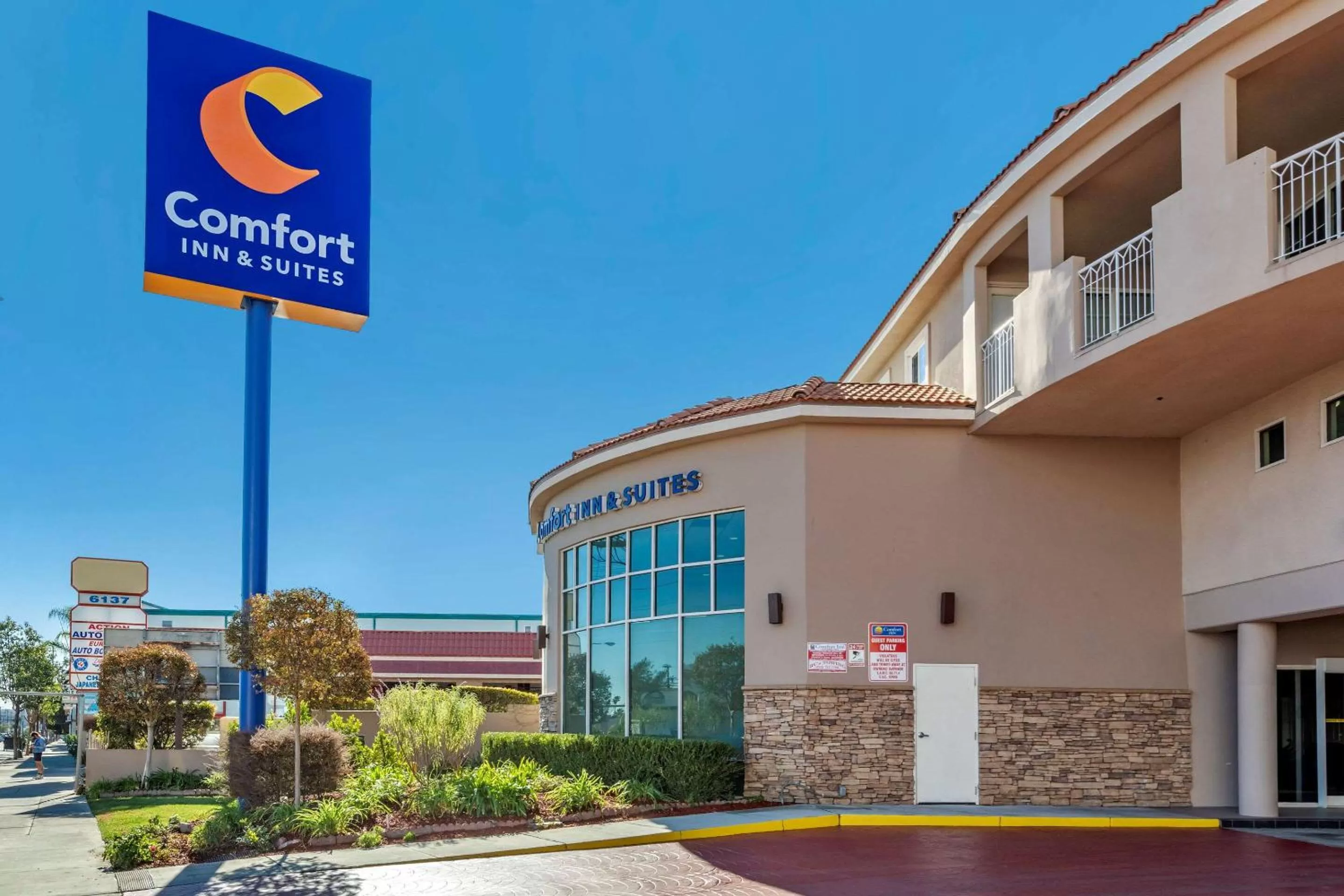 Comfort Inn & Suites Near Universal - N Hollywood - Burbank