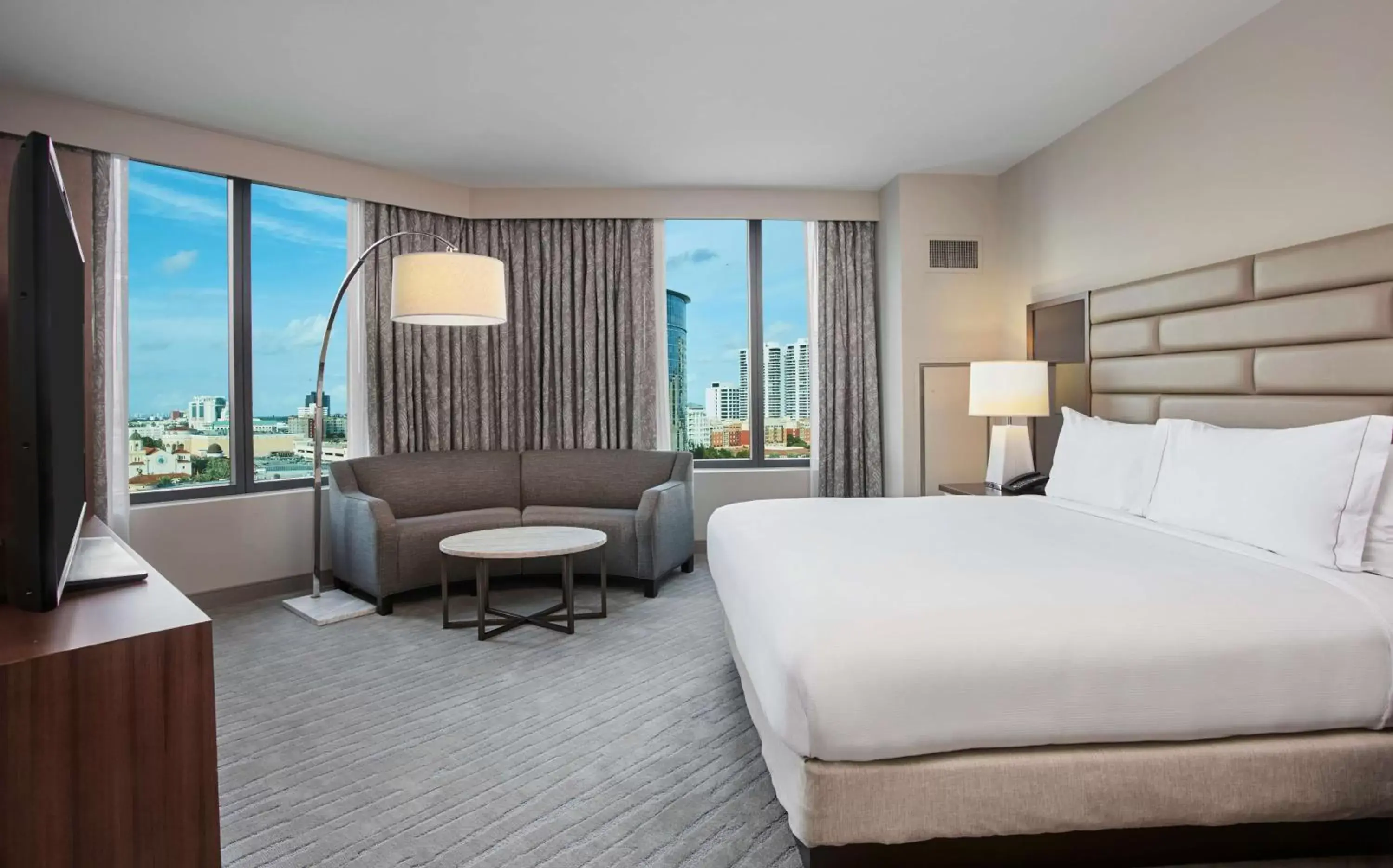 Premium King Room with City View - Hearing Accessible in Hilton West Palm Beach Premium King Room with City View - Hearing Accessible in Hilton West Palm Beach