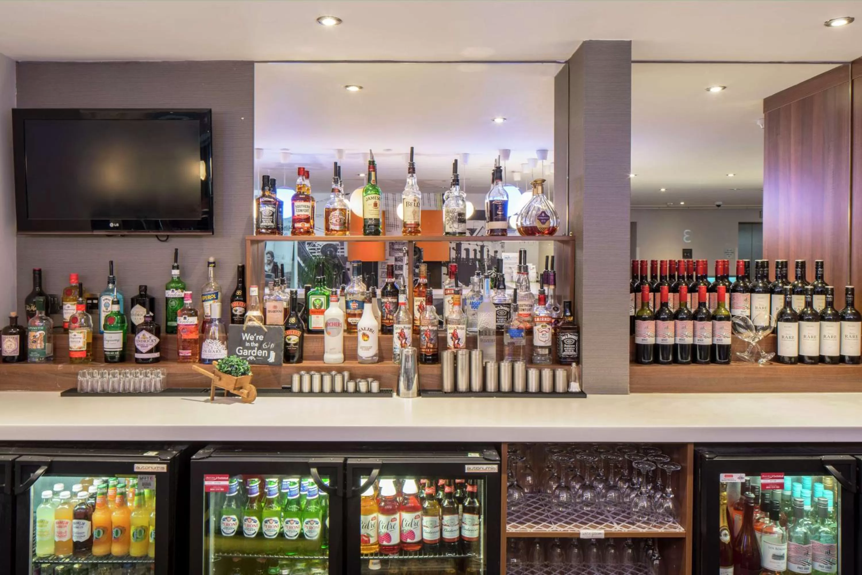 Restaurant/places to eat in Hampton by Hilton Birmingham Broad Street