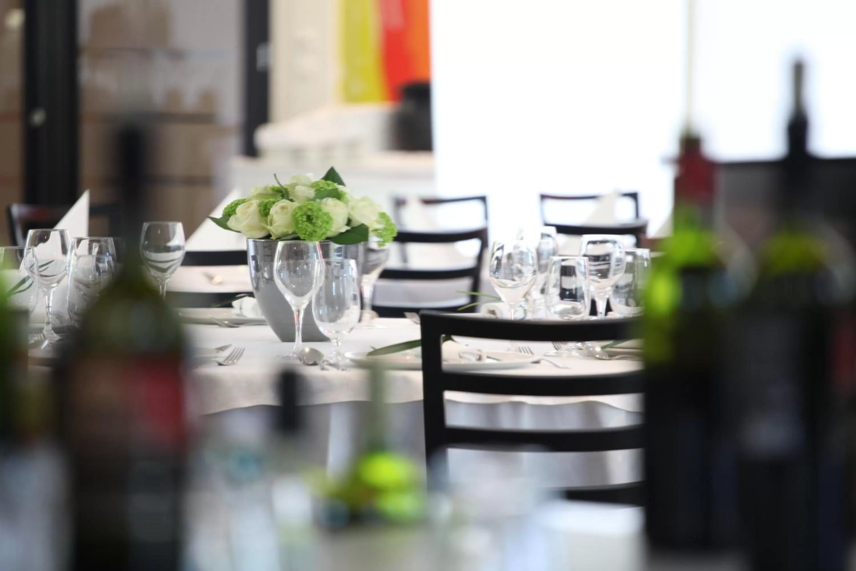 Restaurant/places to eat in M Hotel