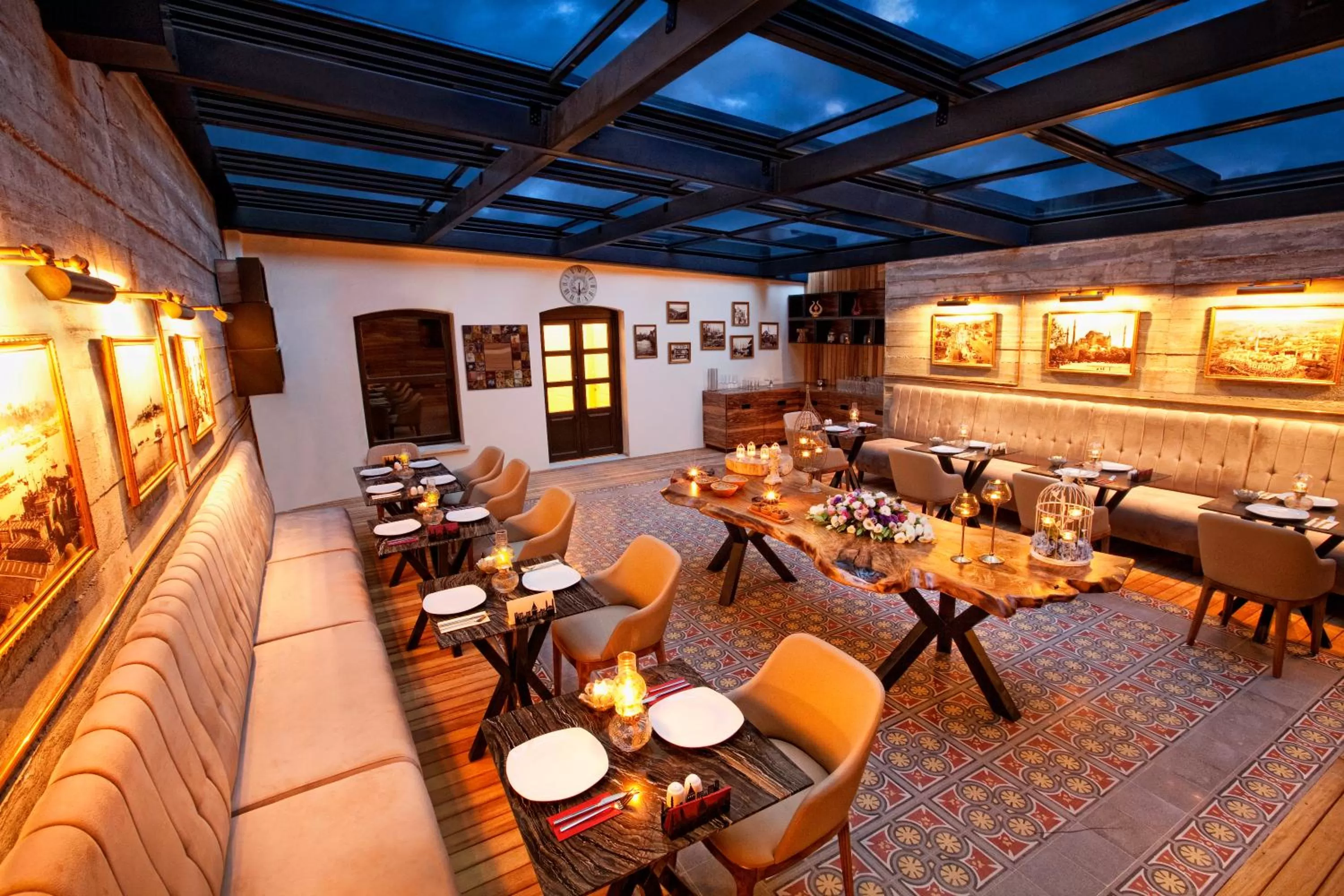 Restaurant/places to eat in Hotel Miniature - Ottoman Mansion