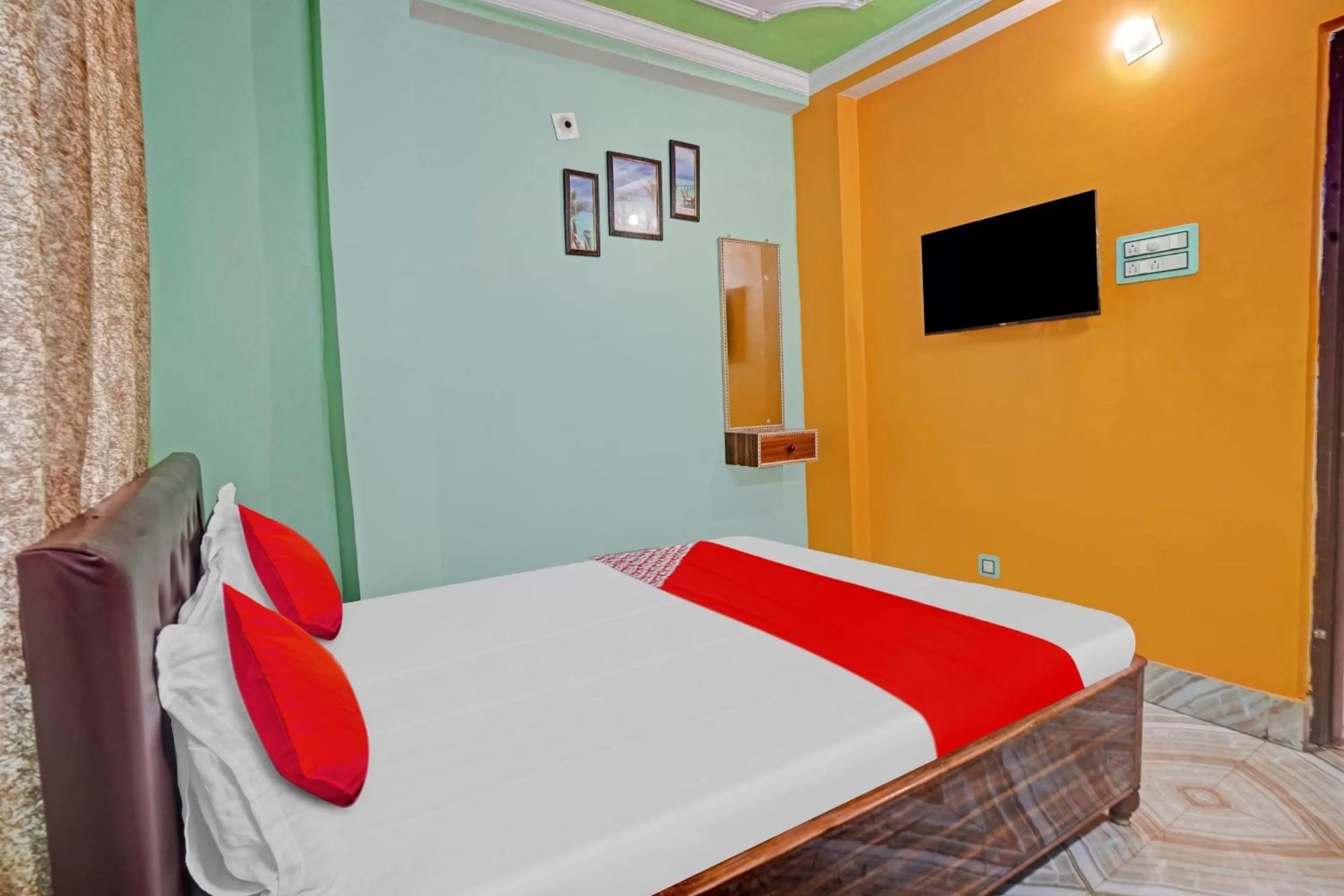 Hotel o Novelty Garden