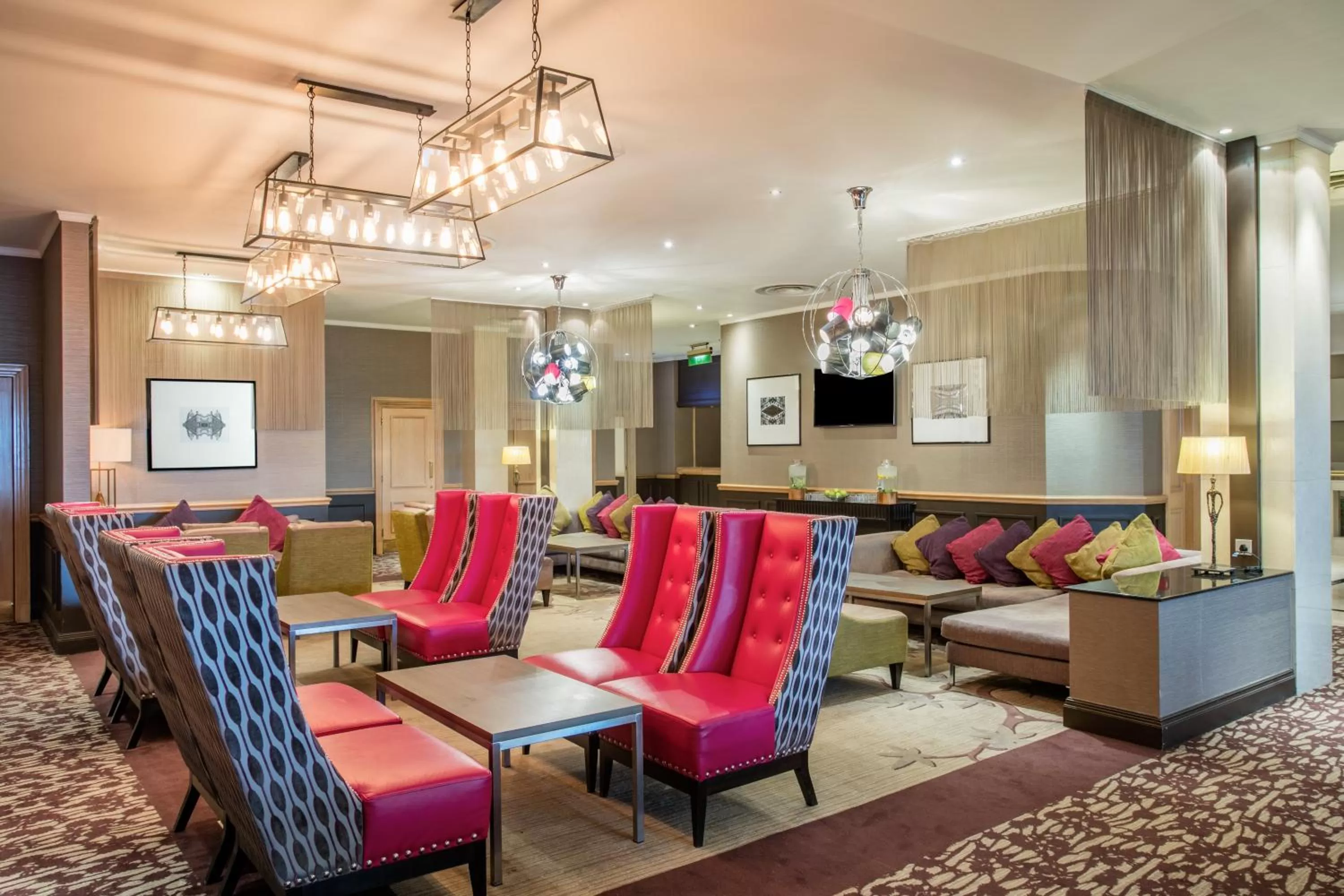 Lobby or reception in Crowne Plaza Chester by IHG