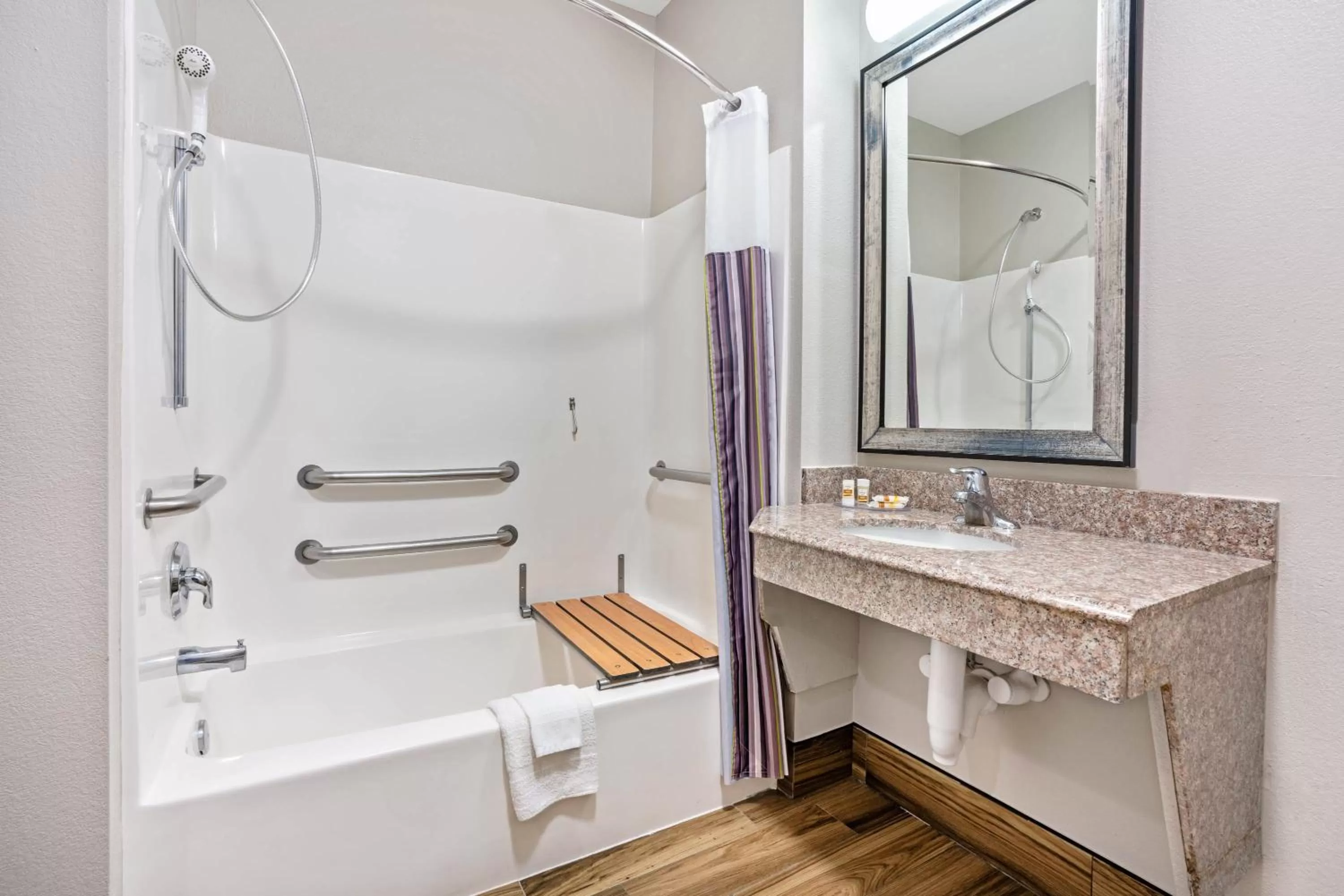 Shower in La Quinta by Wyndham Houston - Magnolia