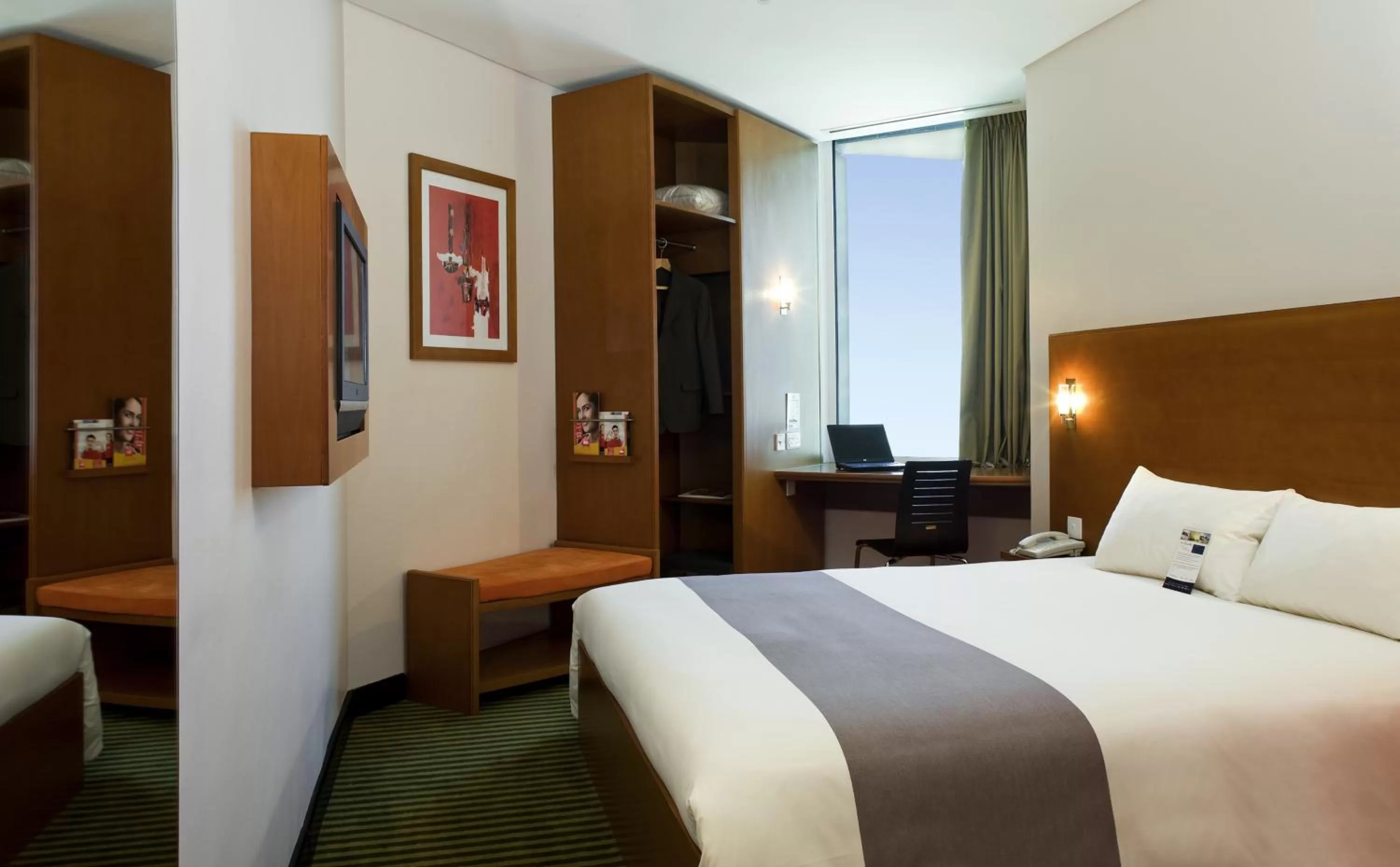 Photo of the whole room, Bed in ibis Amman