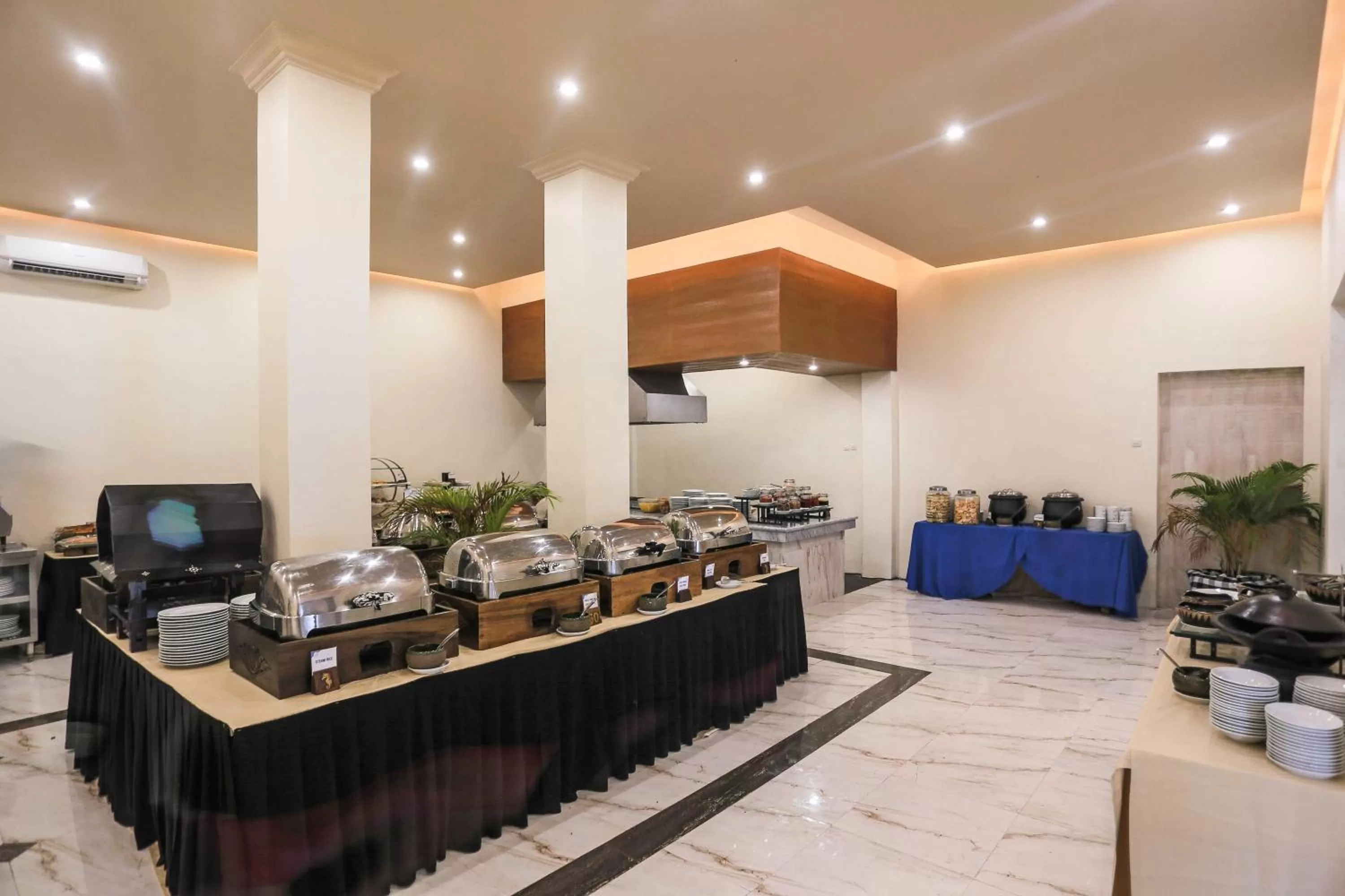 Restaurant/places to eat in Vila Ombak