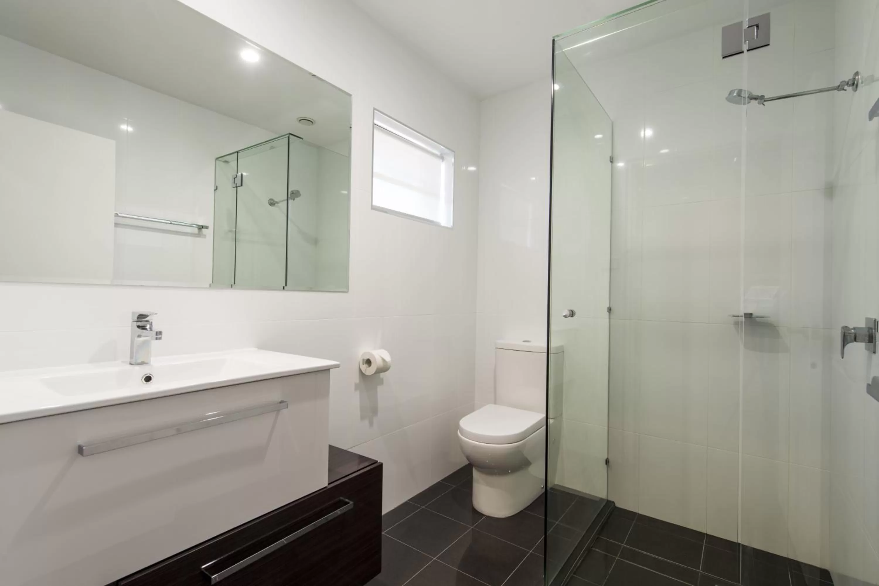 Shower in Abbey Motor Inn