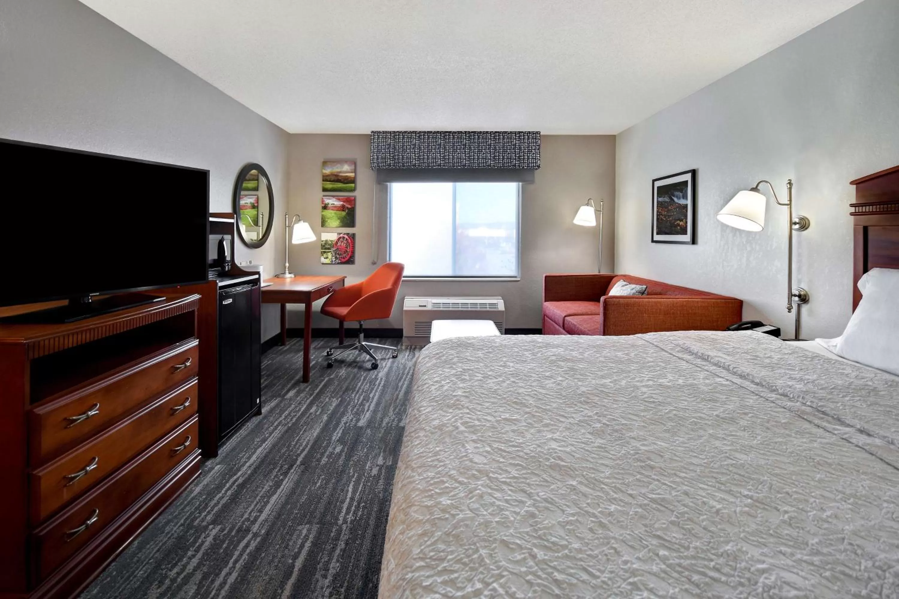 Bedroom, Bed in Hampton Inn Rutland/Killington