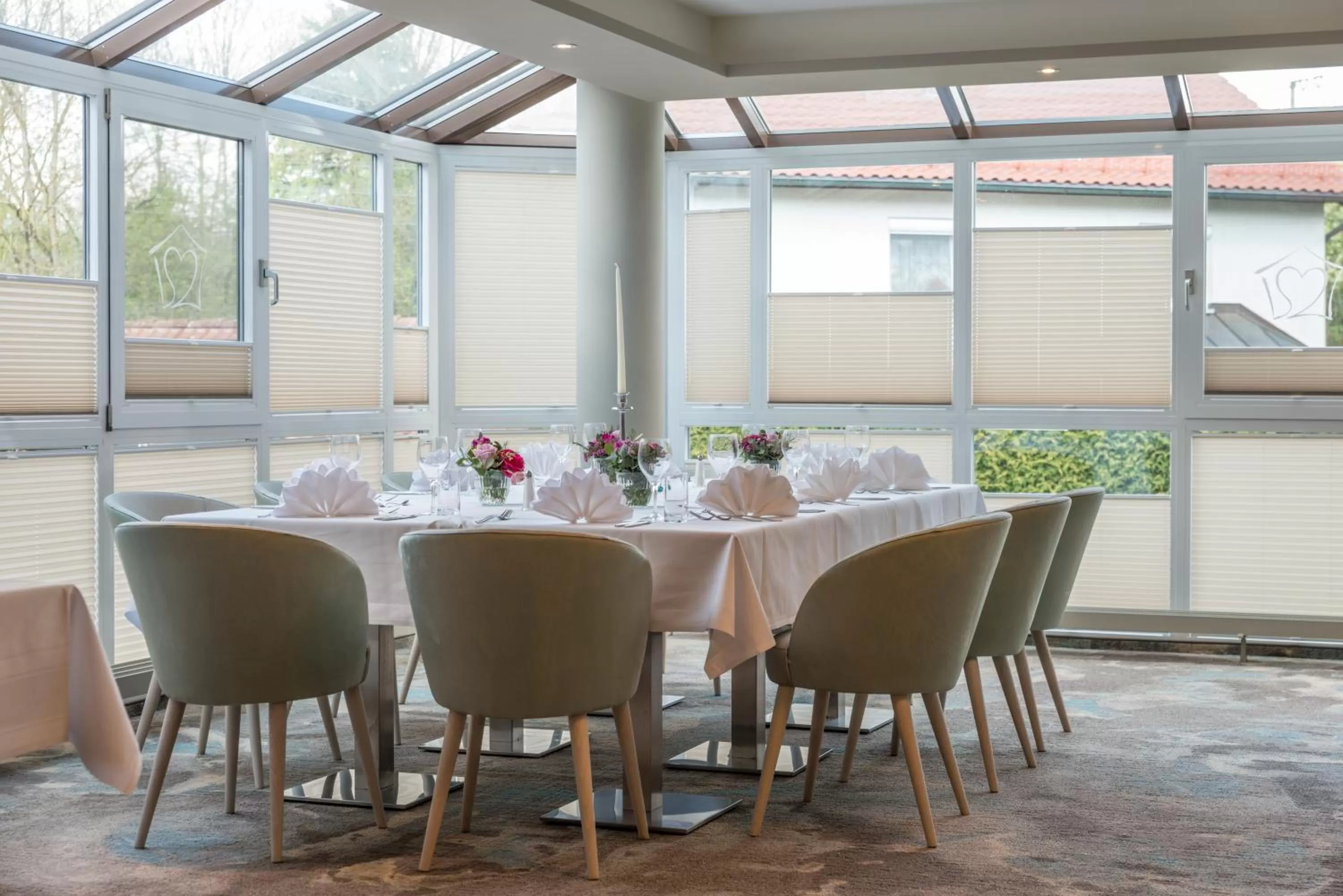 Restaurant/places to eat in Hotel Schiller