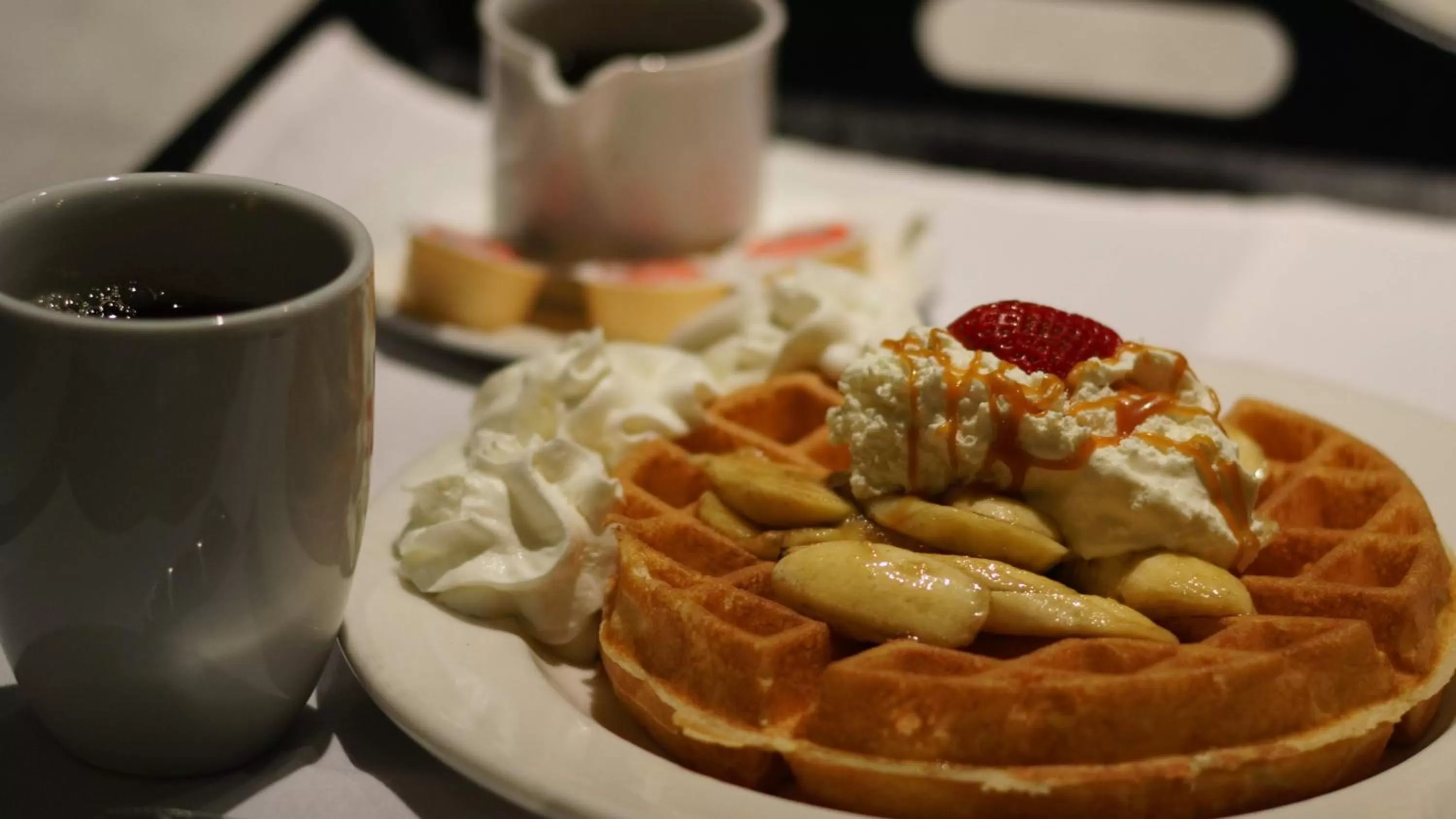 Restaurant/places to eat in Century Plaza Hotel