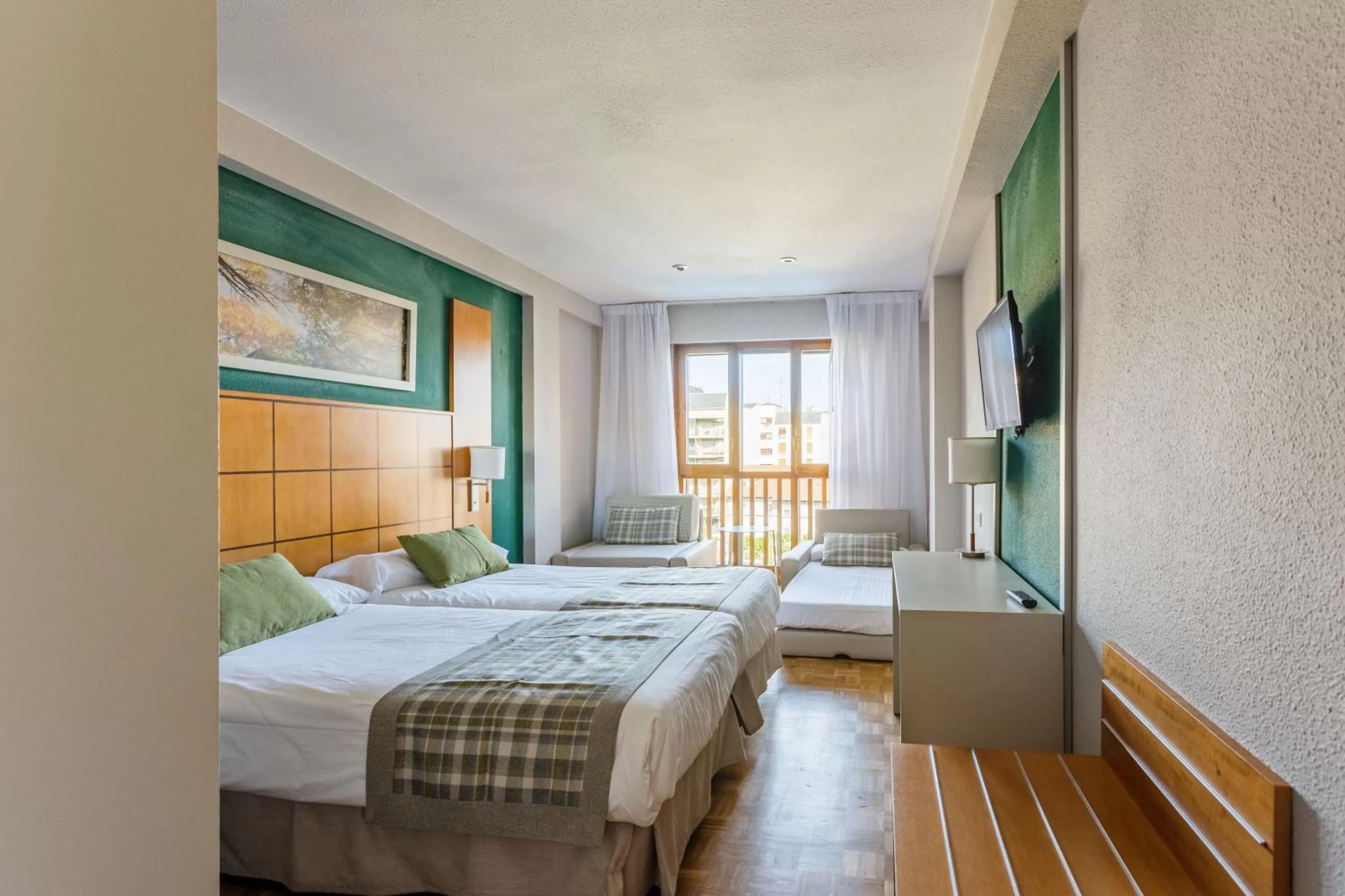 TV and multimedia, Bed in Gran Hotel de Jaca