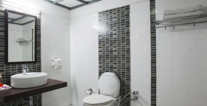 Bathroom in Snow Valley Resorts Dalhousie