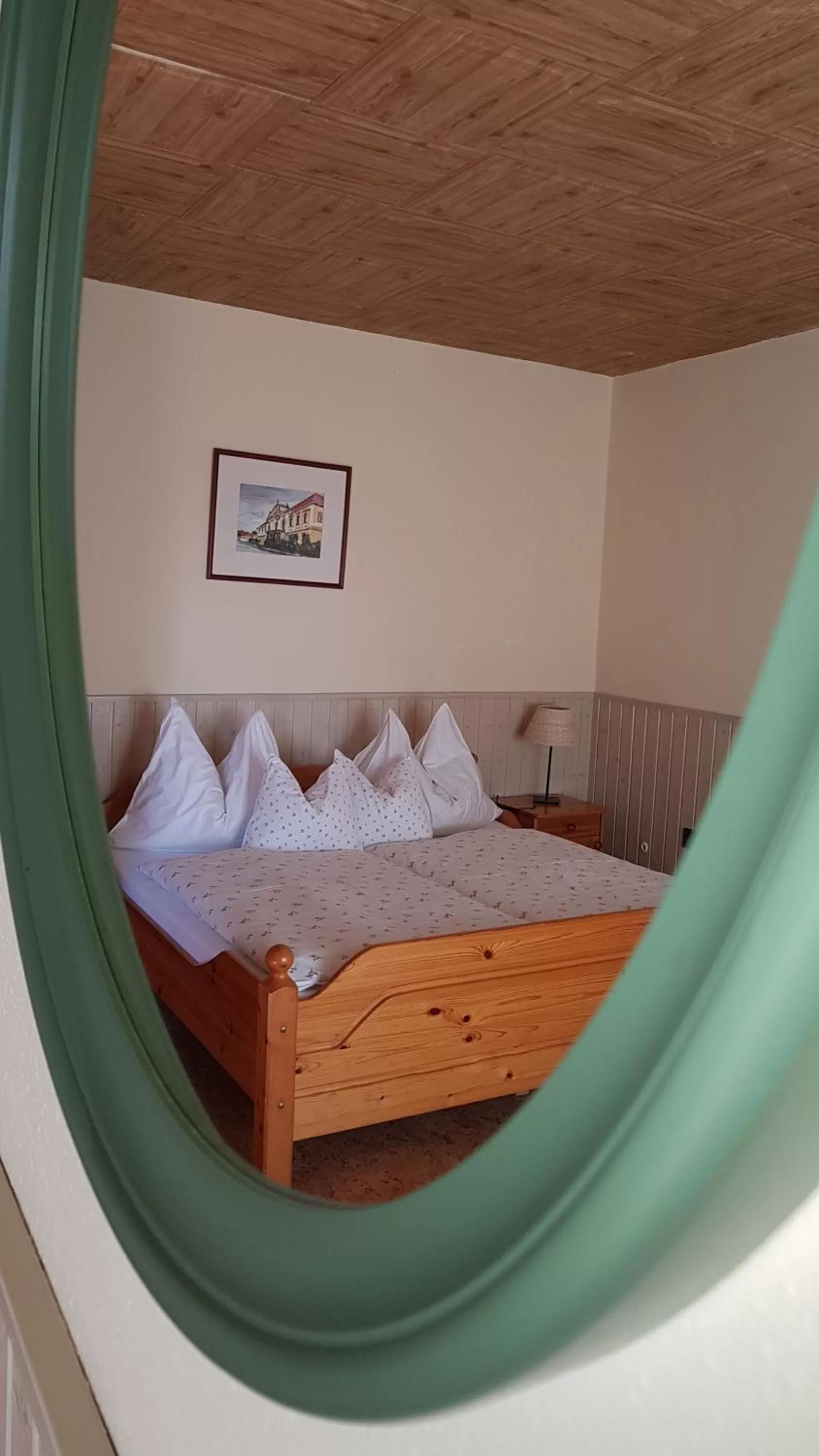 Bed in Huber Panzió