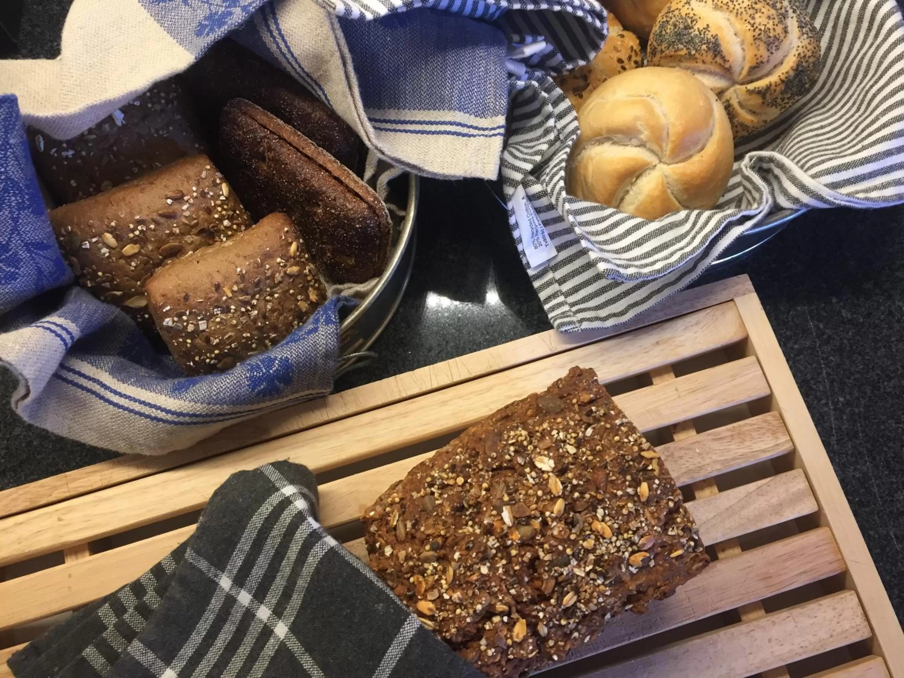 Buffet breakfast in Södra Hotellet