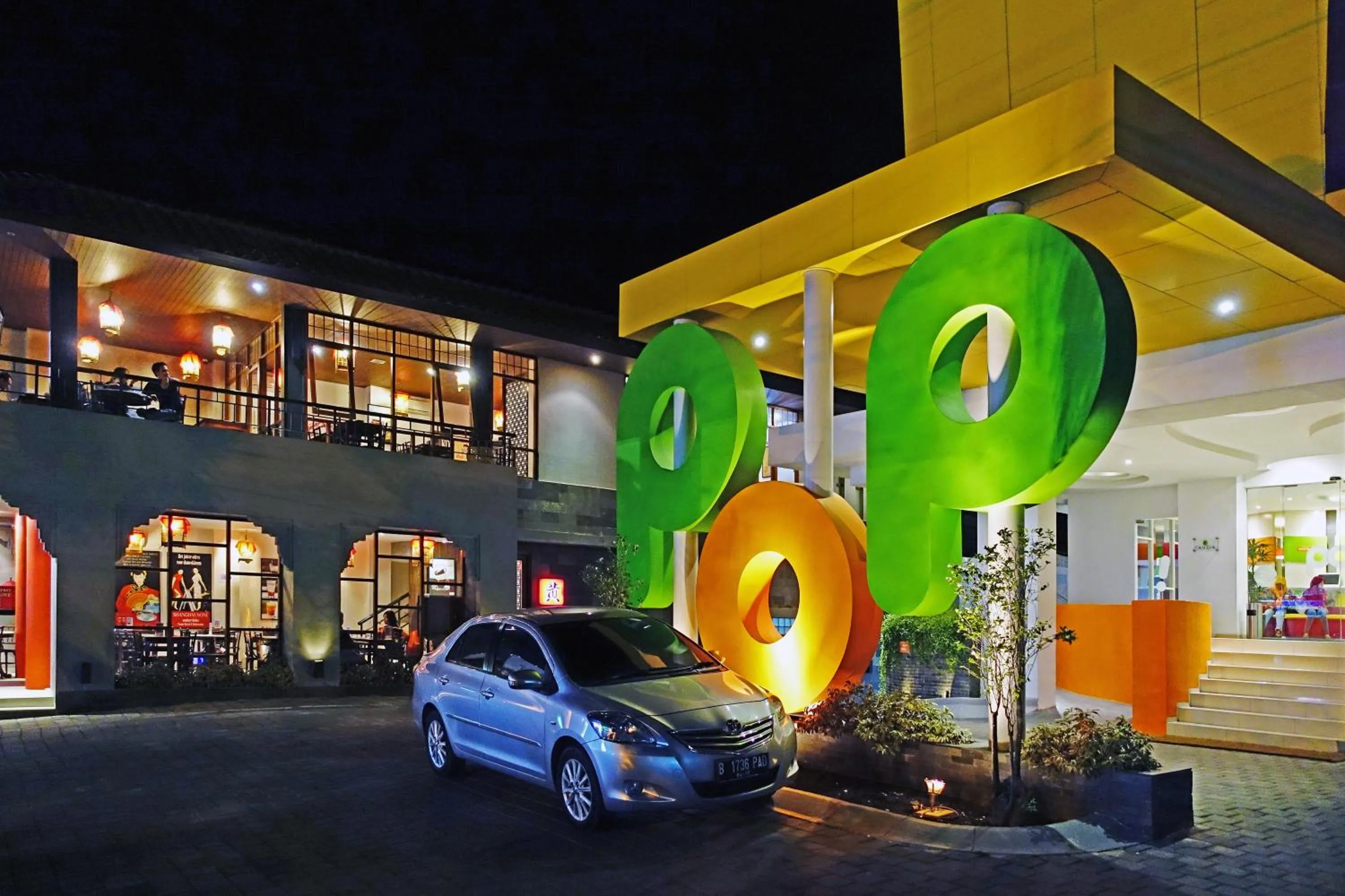 Facade/entrance in POP! Hotel Tanjung Karang