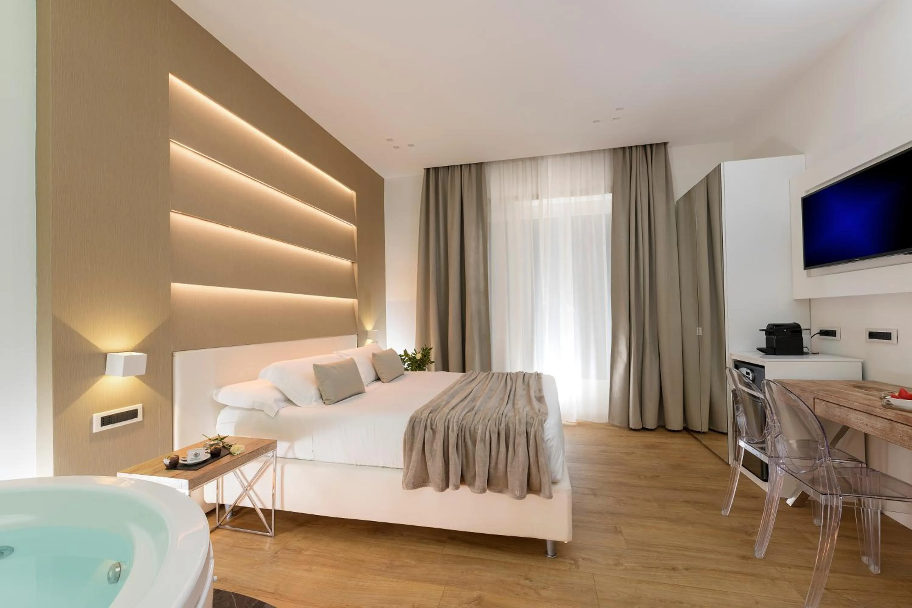 Bedroom, Bed in Vatican Style