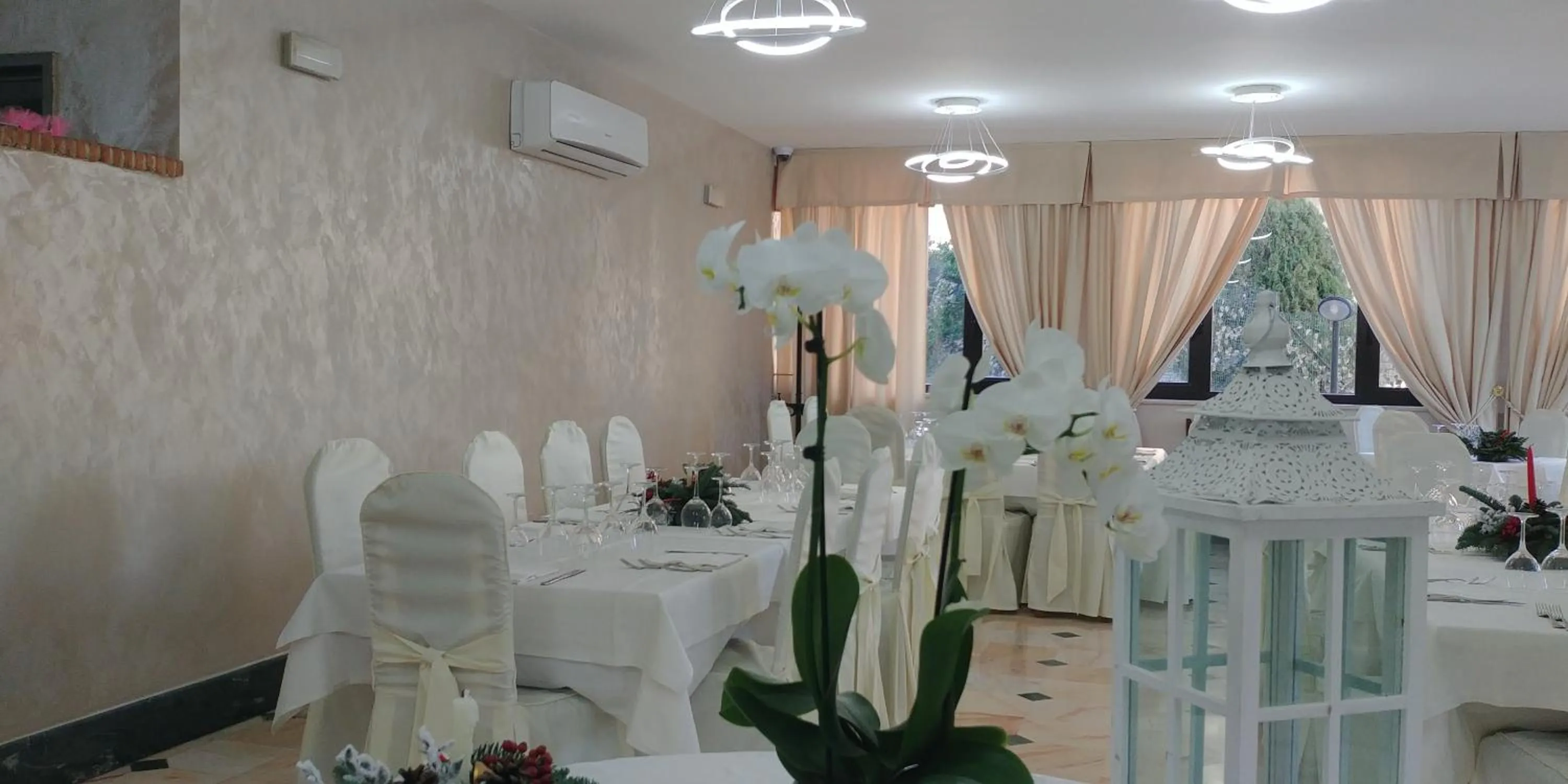 Restaurant/places to eat in Hotel Caserta Antica